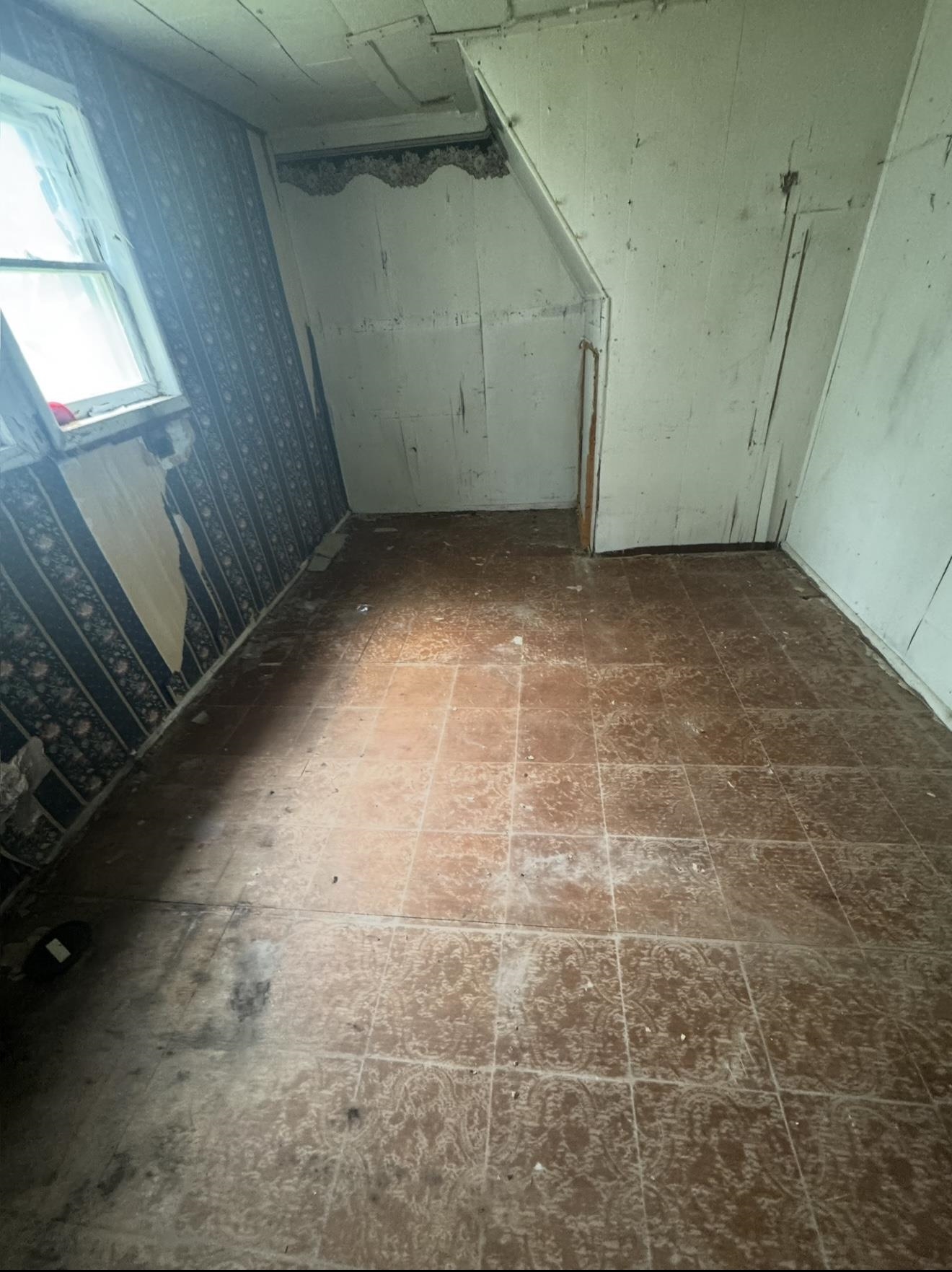 1220 West 1st Street, Owensboro, Kentucky 42301, 3 Bedrooms Bedrooms, ,1 BathroomBathrooms,Single Family Residence,For Sale,West 1st Street,95068