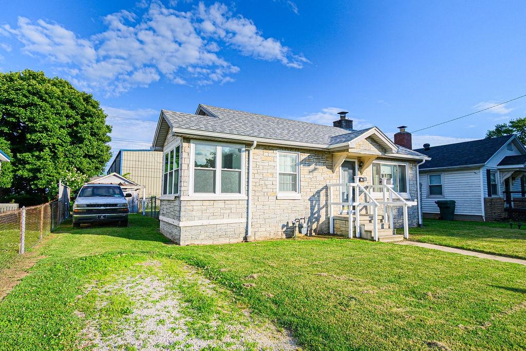 1826 Hughes Ave, Owensboro, Kentucky 42303, 2 Bedrooms Bedrooms, ,1 BathroomBathrooms,Single Family Residence,For Sale,Hughes Ave,95091