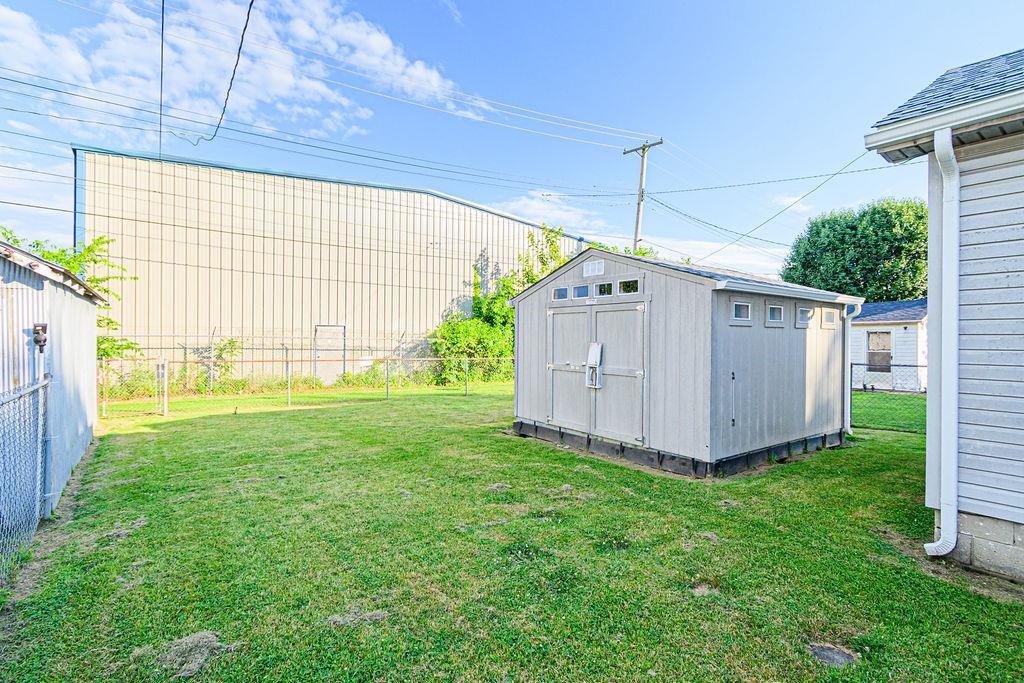 1826 Hughes Ave, Owensboro, Kentucky 42303, 2 Bedrooms Bedrooms, ,1 BathroomBathrooms,Single Family Residence,For Sale,Hughes Ave,95091
