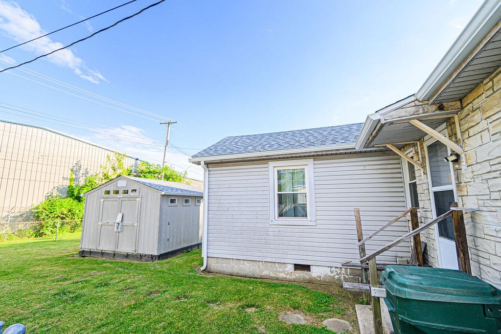 1826 Hughes Ave, Owensboro, Kentucky 42303, 2 Bedrooms Bedrooms, ,1 BathroomBathrooms,Single Family Residence,For Sale,Hughes Ave,95091