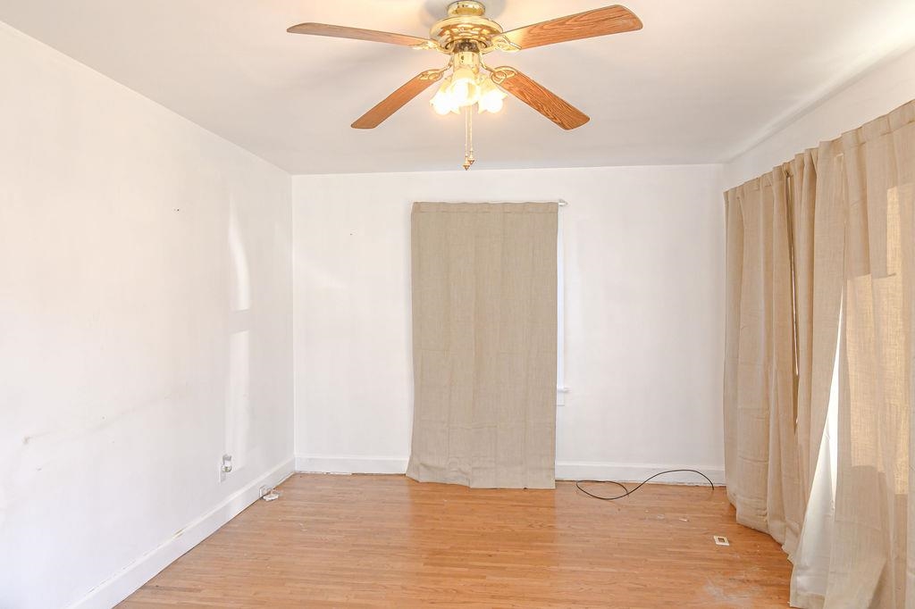 1826 Hughes Ave, Owensboro, Kentucky 42303, 2 Bedrooms Bedrooms, ,1 BathroomBathrooms,Single Family Residence,For Sale,Hughes Ave,95091