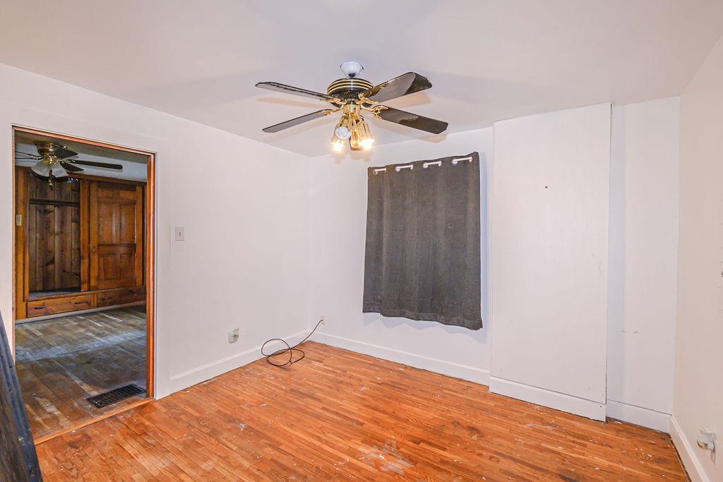 1826 Hughes Ave, Owensboro, Kentucky 42303, 2 Bedrooms Bedrooms, ,1 BathroomBathrooms,Single Family Residence,For Sale,Hughes Ave,95091