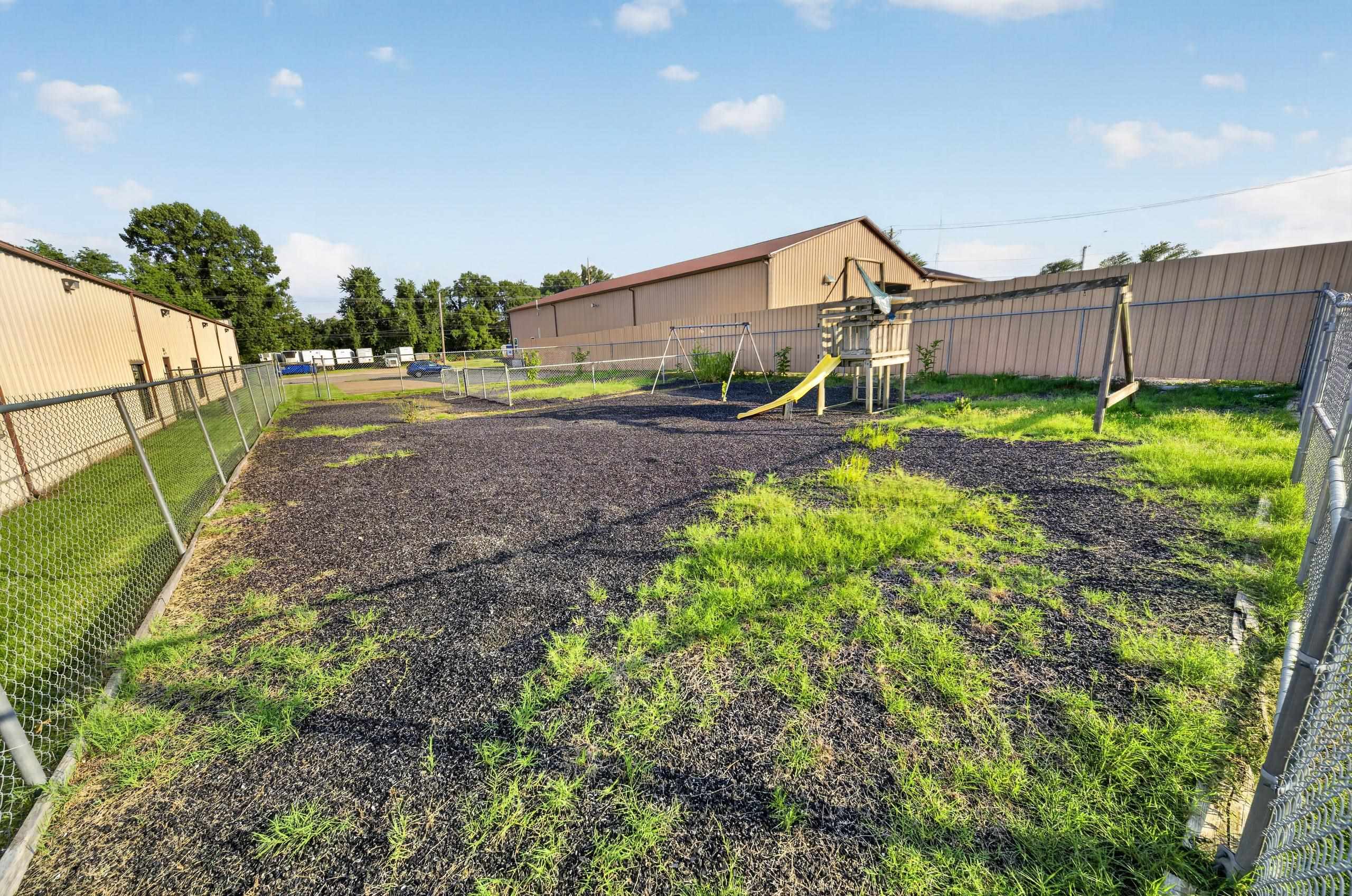 1651 Green St, Henderson, Kentucky 42420, ,Business,For Sale,Green St,95103