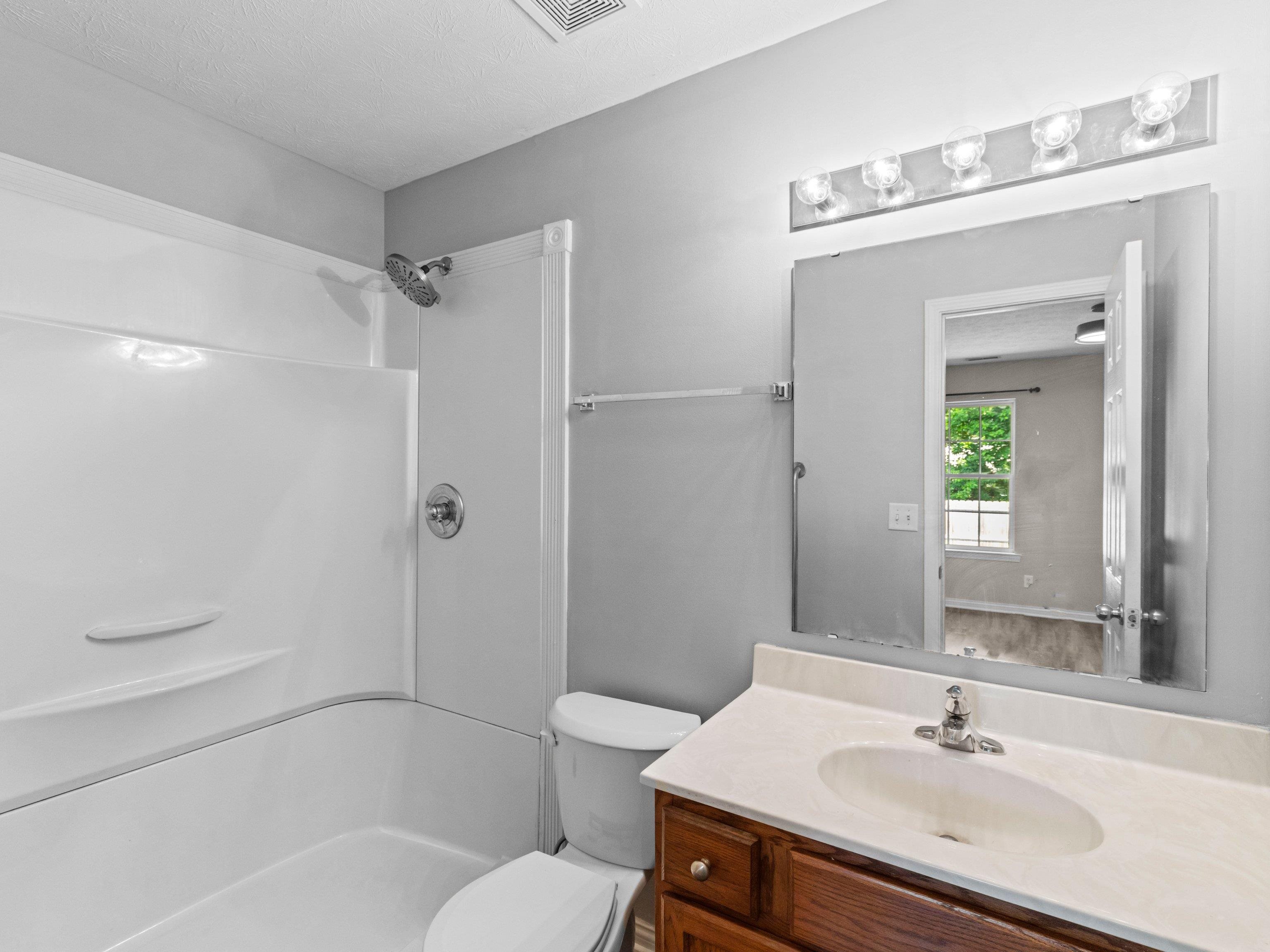 2612 Landing Terrace, Owensboro, Kentucky 42303-2213, 3 Bedrooms Bedrooms, ,2 BathroomsBathrooms,Single Family Residence,For Sale,Landing Terrace,95121