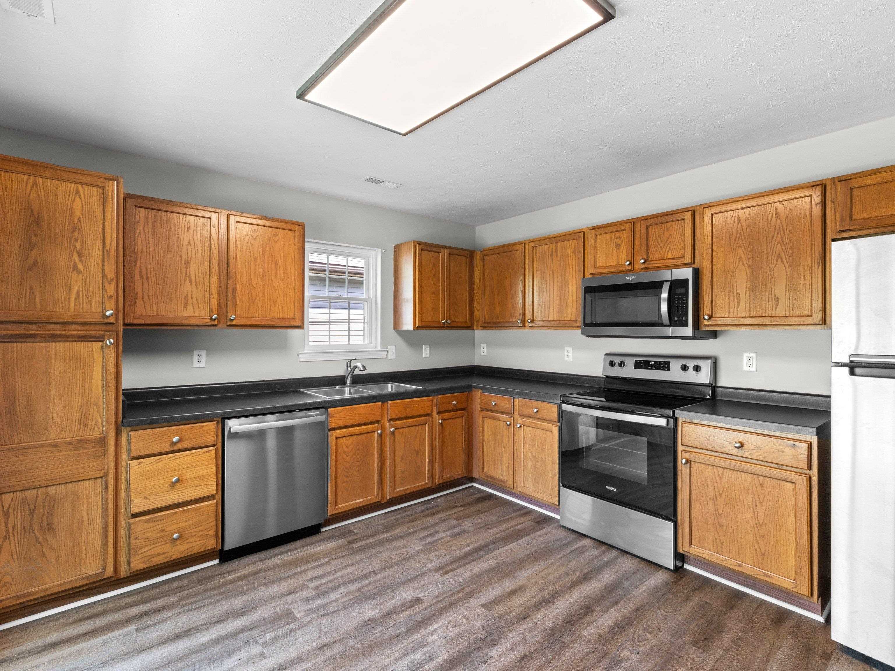2612 Landing Terrace, Owensboro, Kentucky 42303-2213, 3 Bedrooms Bedrooms, ,2 BathroomsBathrooms,Single Family Residence,For Sale,Landing Terrace,95121