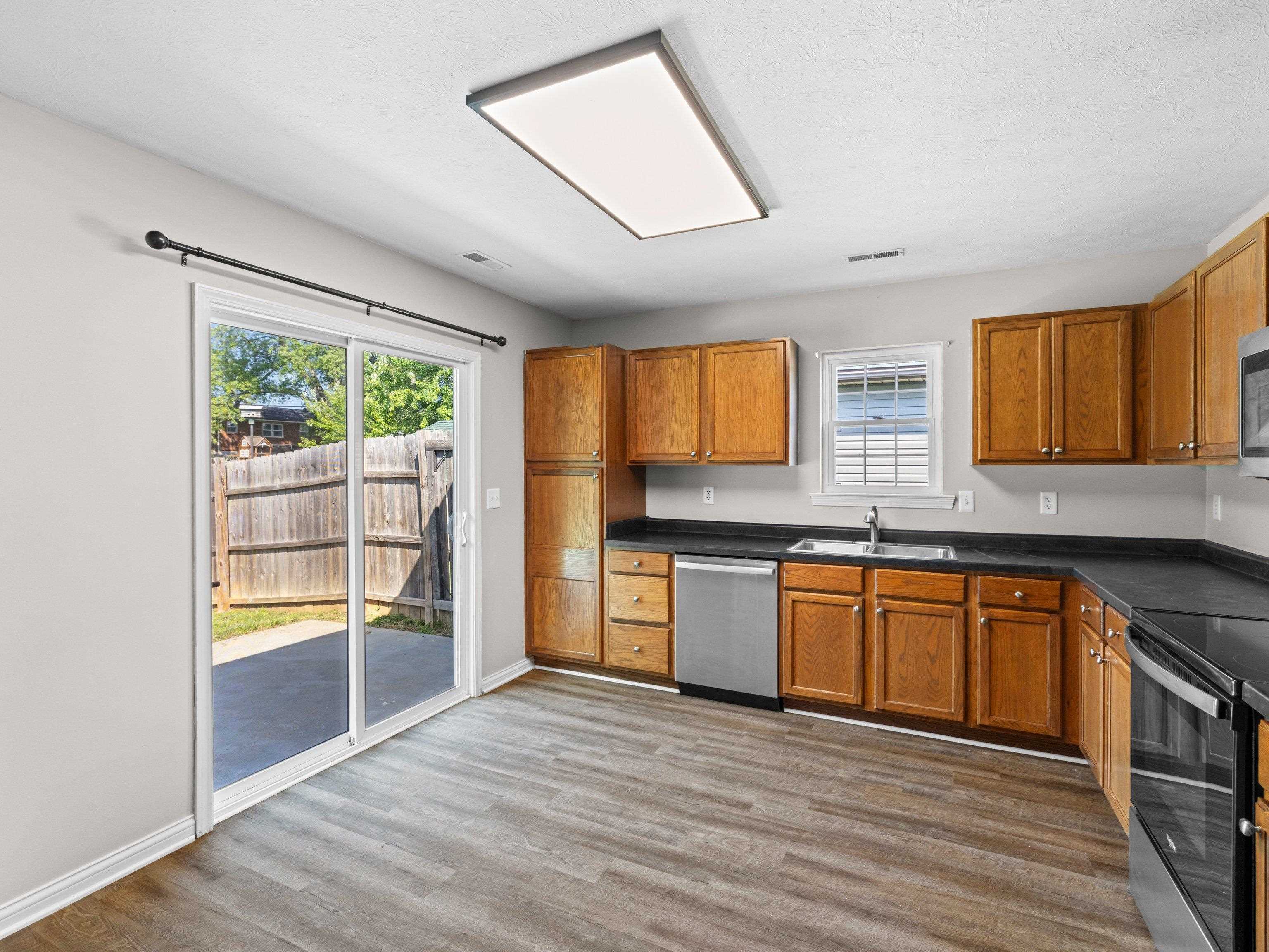2612 Landing Terrace, Owensboro, Kentucky 42303-2213, 3 Bedrooms Bedrooms, ,2 BathroomsBathrooms,Single Family Residence,For Sale,Landing Terrace,95121
