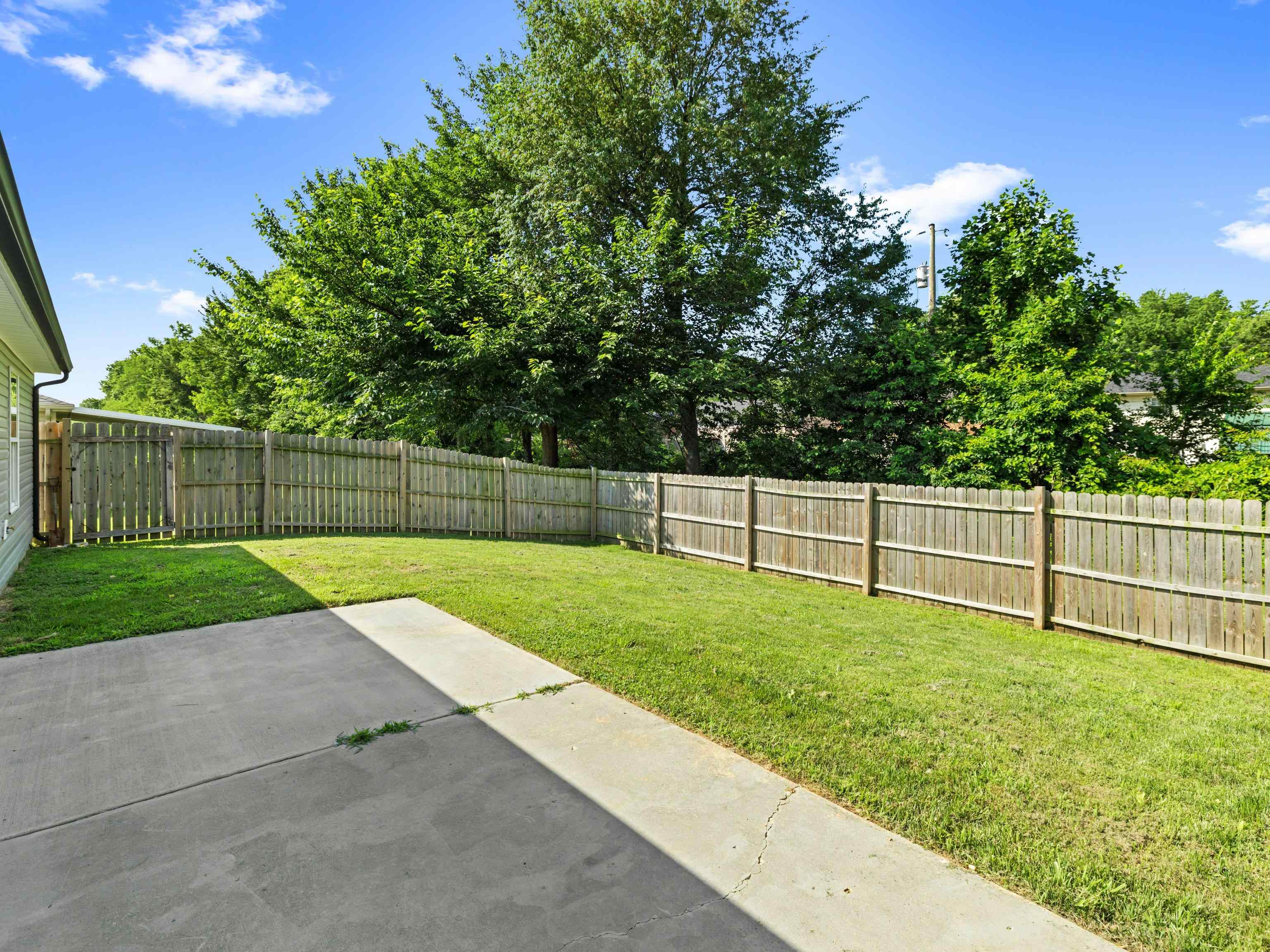 2612 Landing Terrace, Owensboro, Kentucky 42303-2213, 3 Bedrooms Bedrooms, ,2 BathroomsBathrooms,Single Family Residence,For Sale,Landing Terrace,95121