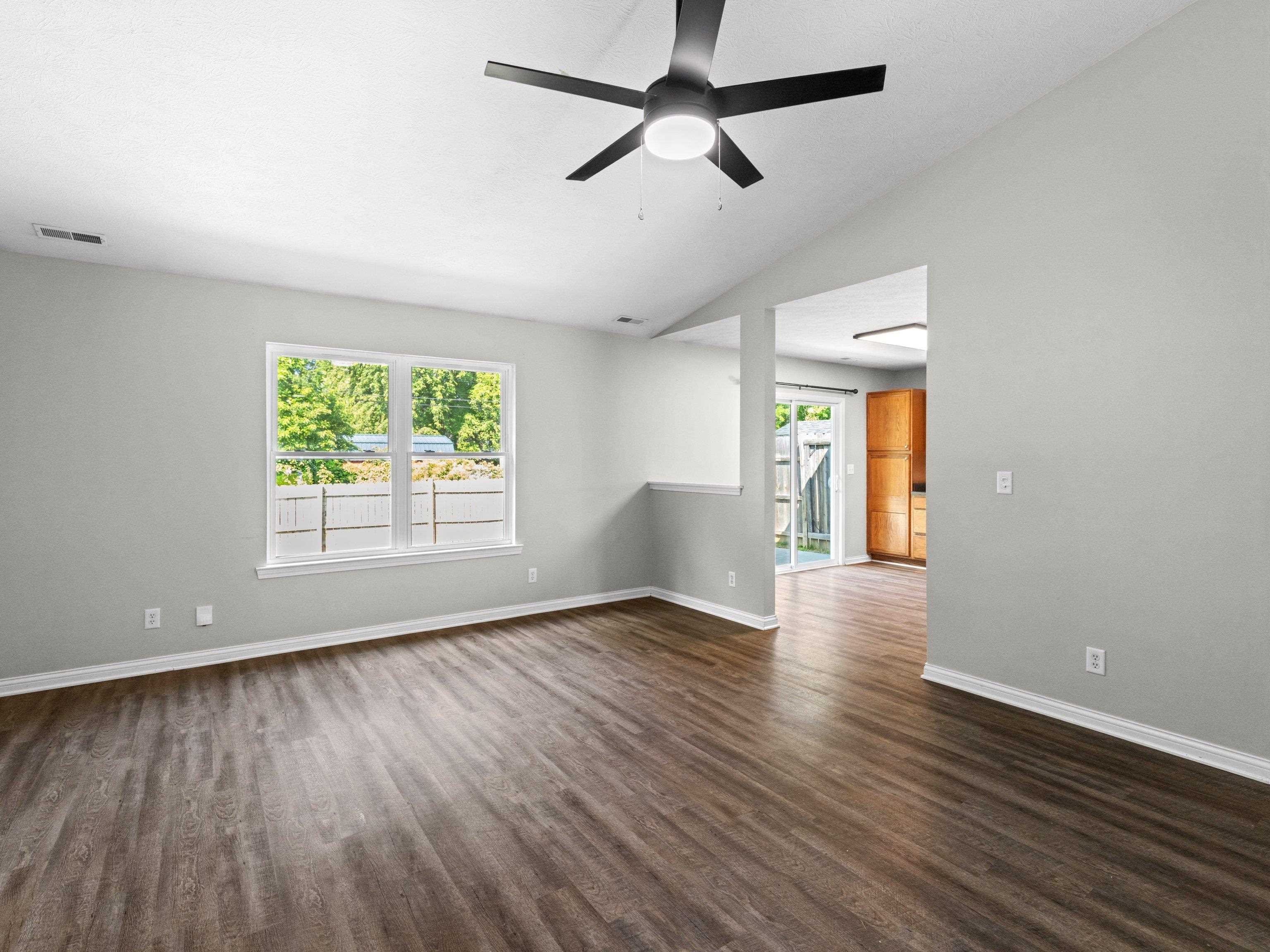 2612 Landing Terrace, Owensboro, Kentucky 42303-2213, 3 Bedrooms Bedrooms, ,2 BathroomsBathrooms,Single Family Residence,For Sale,Landing Terrace,95121