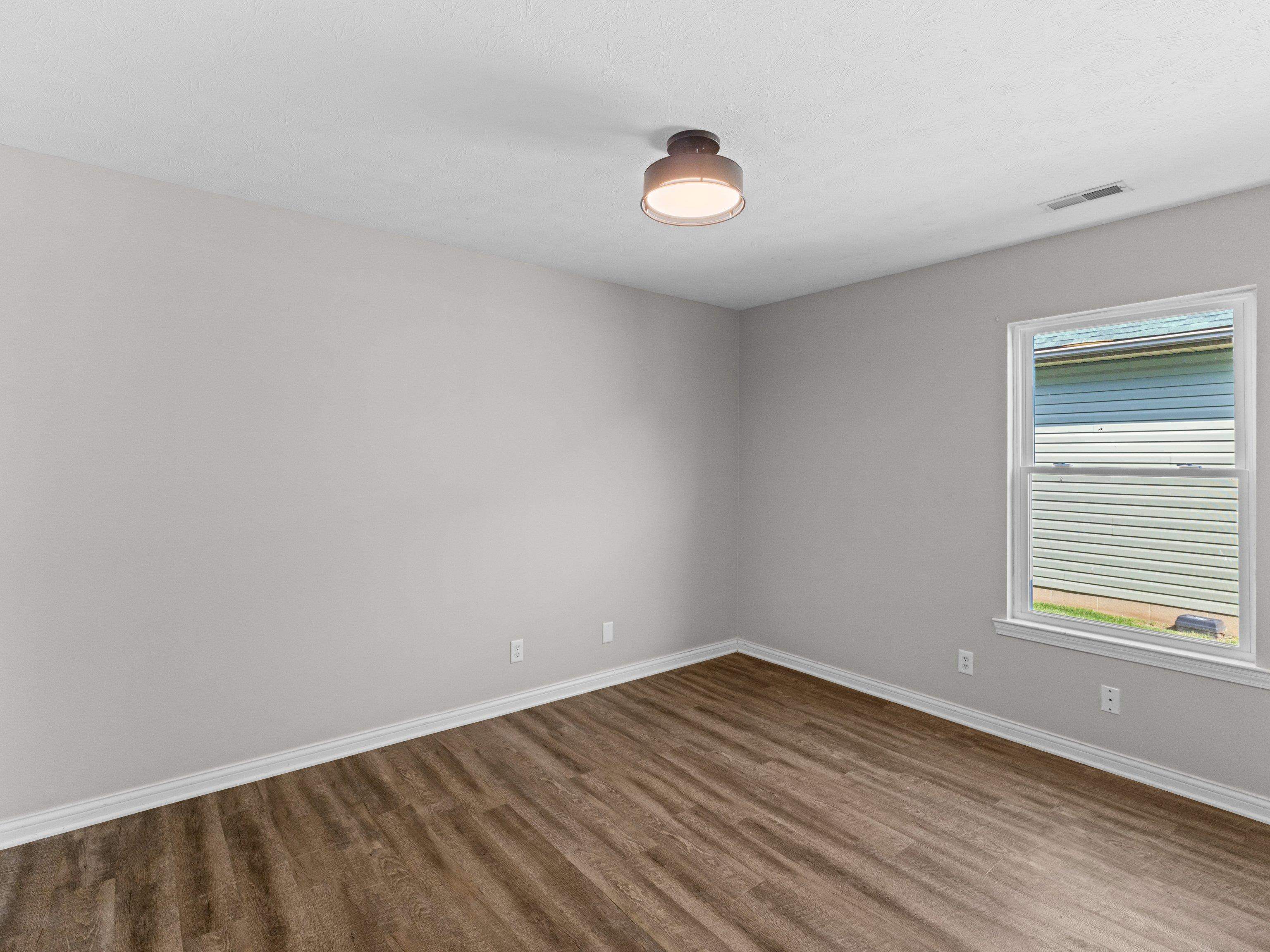 2612 Landing Terrace, Owensboro, Kentucky 42303-2213, 3 Bedrooms Bedrooms, ,2 BathroomsBathrooms,Single Family Residence,For Sale,Landing Terrace,95121