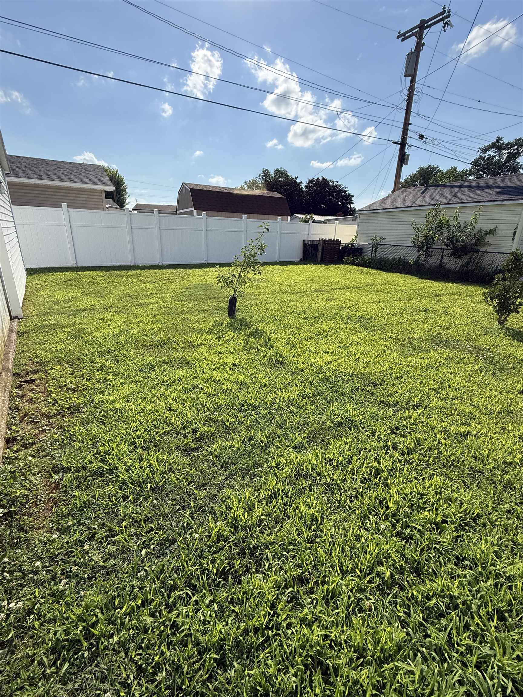 726 Delray St., Owensboro, Kentucky 42301, 3 Bedrooms Bedrooms, ,1 BathroomBathrooms,Single Family Residence,For Sale,Delray St.,95124
