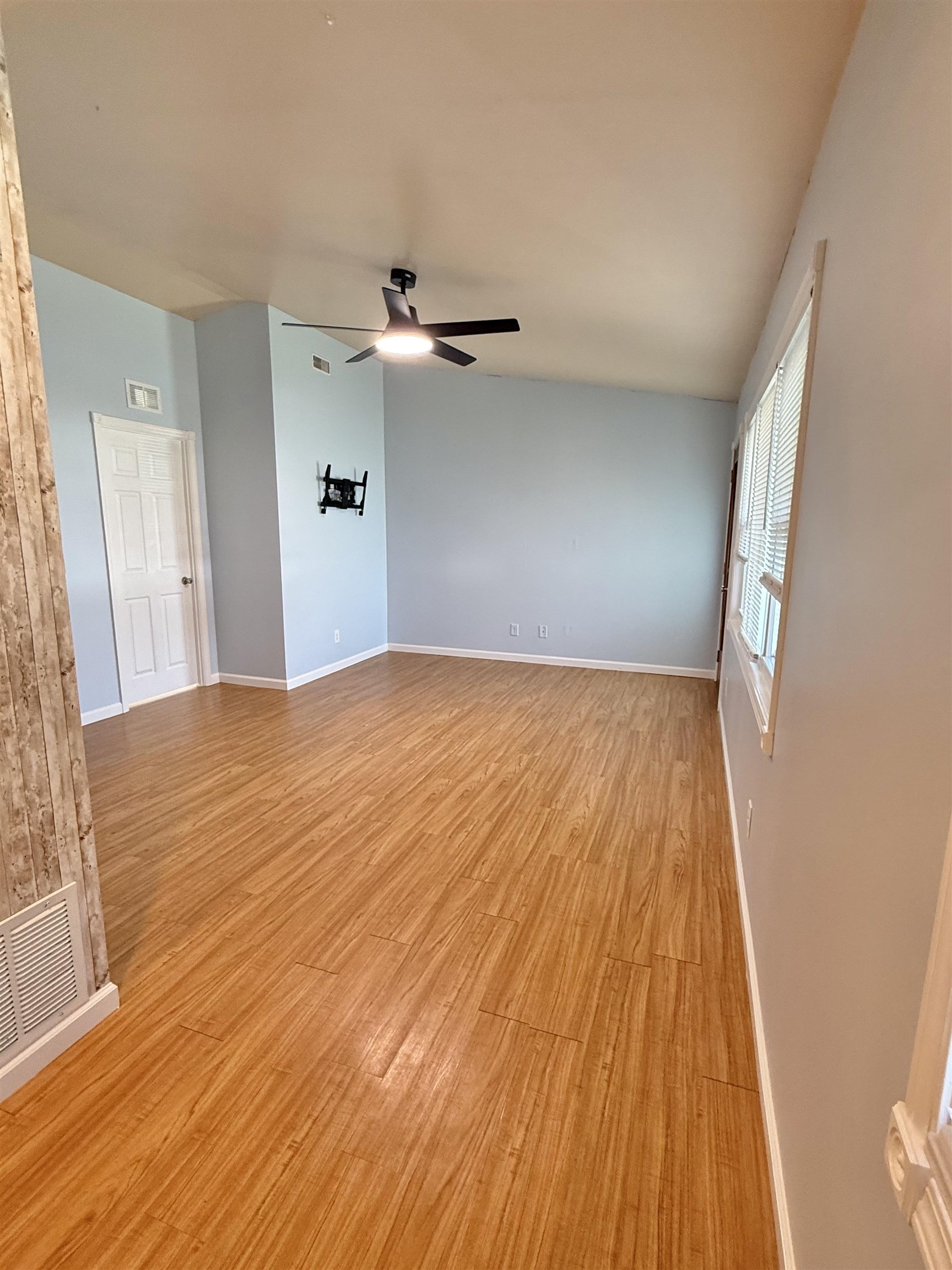 726 Delray St., Owensboro, Kentucky 42301, 3 Bedrooms Bedrooms, ,1 BathroomBathrooms,Single Family Residence,For Sale,Delray St.,95124
