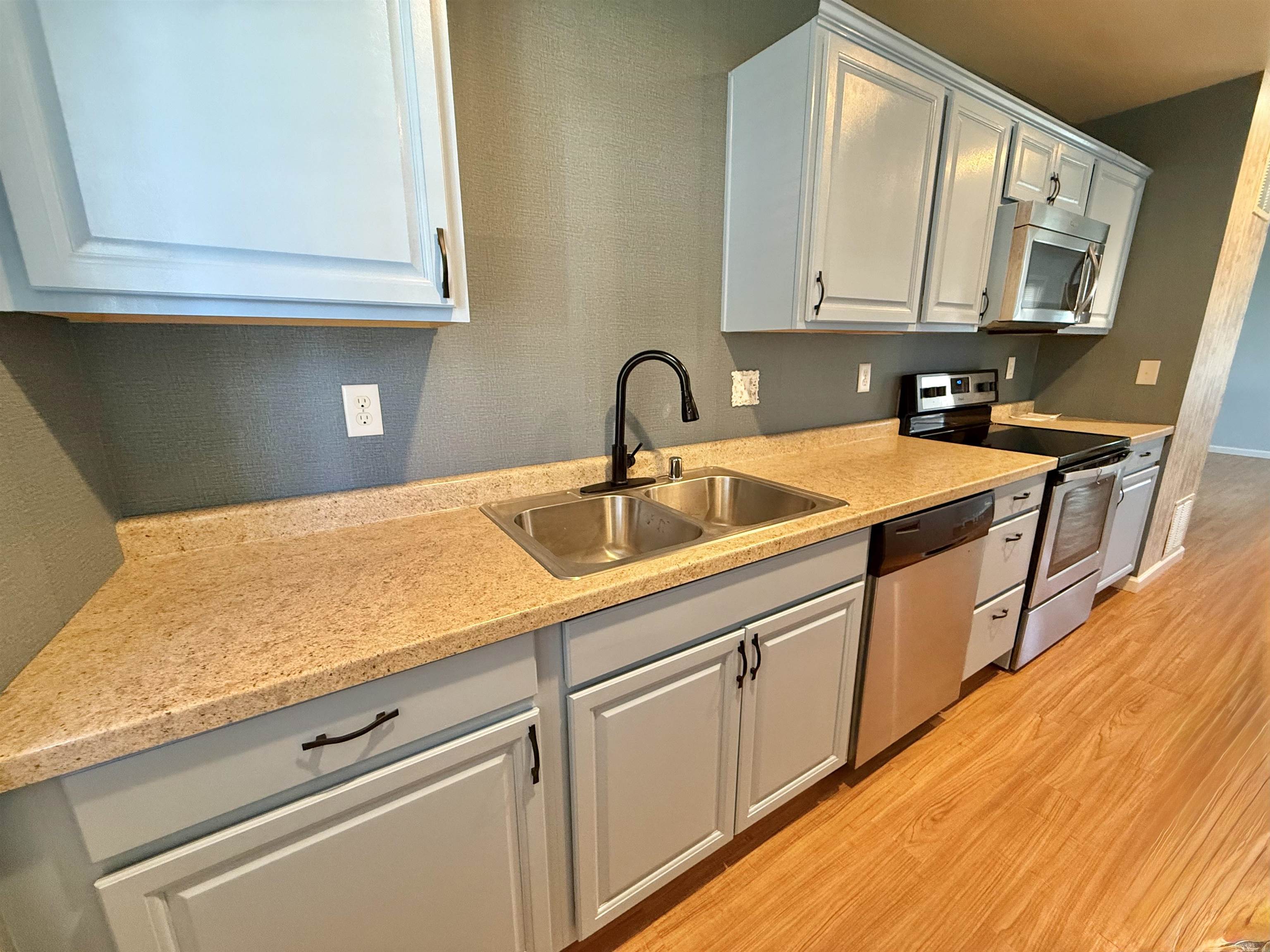 726 Delray St., Owensboro, Kentucky 42301, 3 Bedrooms Bedrooms, ,1 BathroomBathrooms,Single Family Residence,For Sale,Delray St.,95124