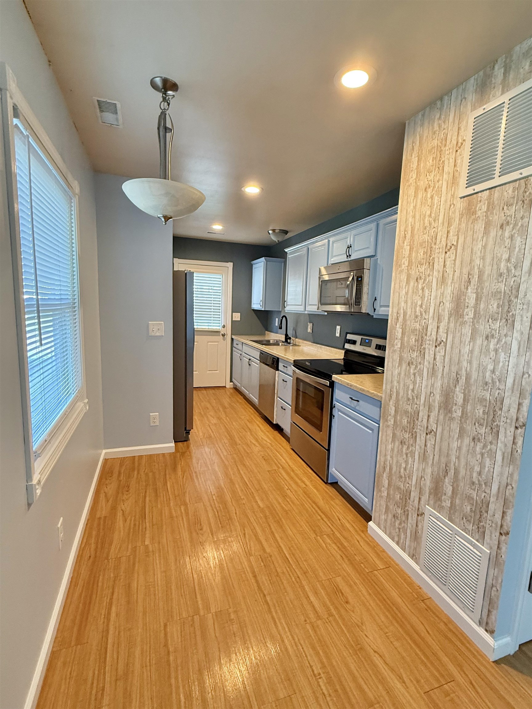 726 Delray St., Owensboro, Kentucky 42301, 3 Bedrooms Bedrooms, ,1 BathroomBathrooms,Single Family Residence,For Sale,Delray St.,95124