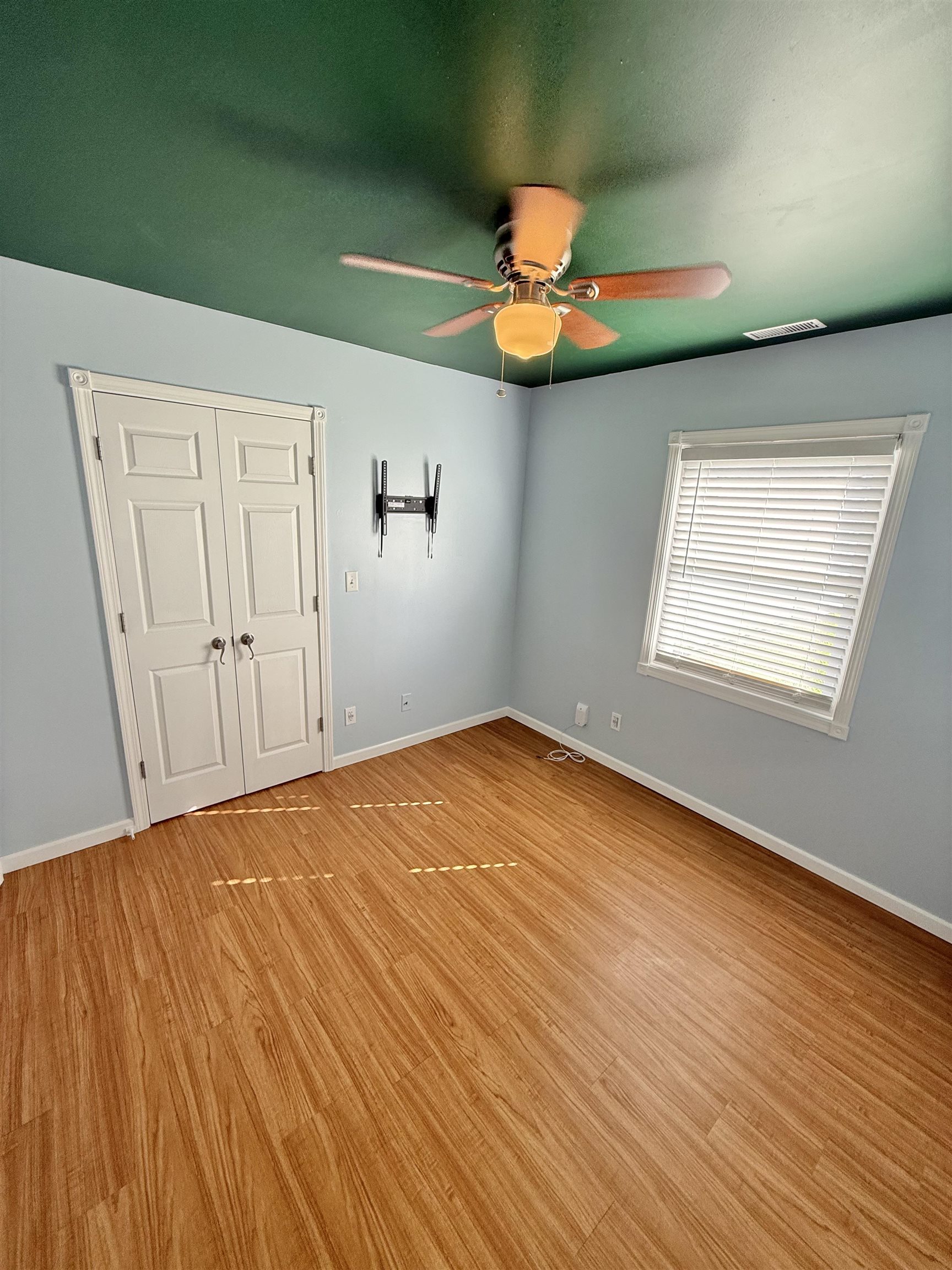 726 Delray St., Owensboro, Kentucky 42301, 3 Bedrooms Bedrooms, ,1 BathroomBathrooms,Single Family Residence,For Sale,Delray St.,95124