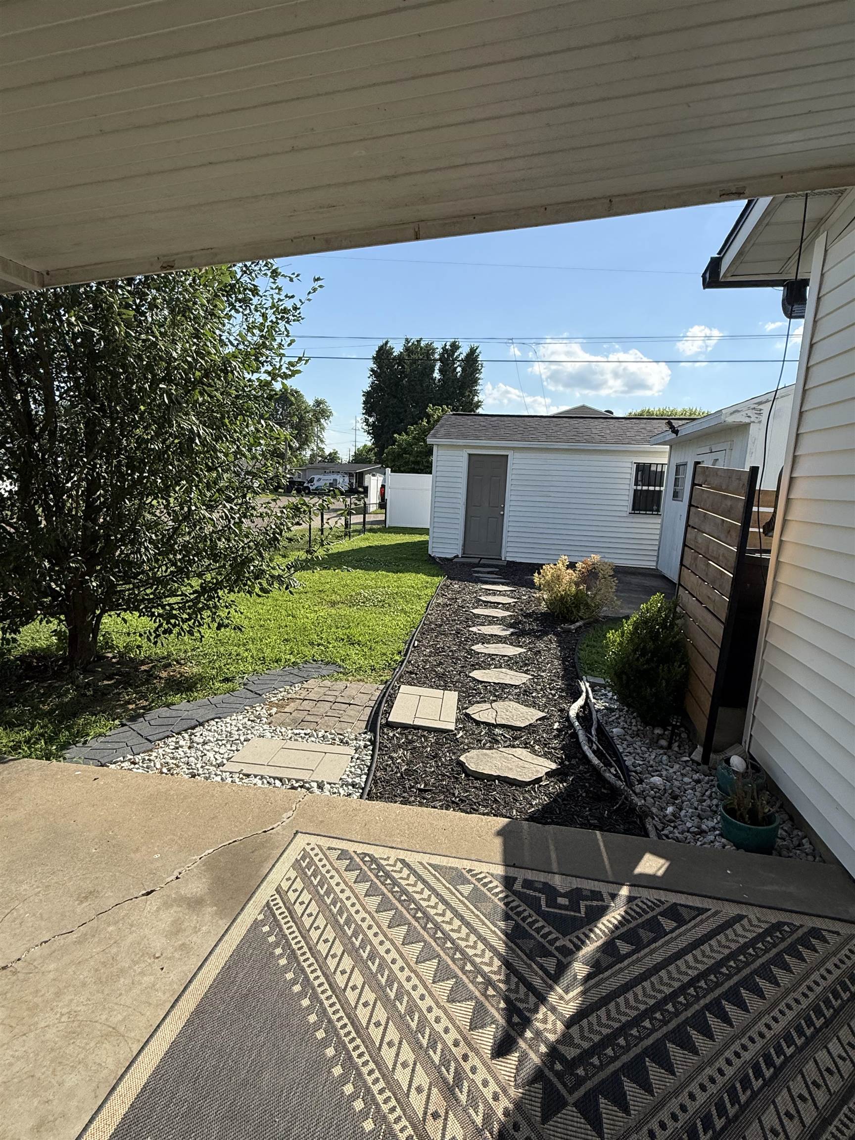 726 Delray St., Owensboro, Kentucky 42301, 3 Bedrooms Bedrooms, ,1 BathroomBathrooms,Single Family Residence,For Sale,Delray St.,95124