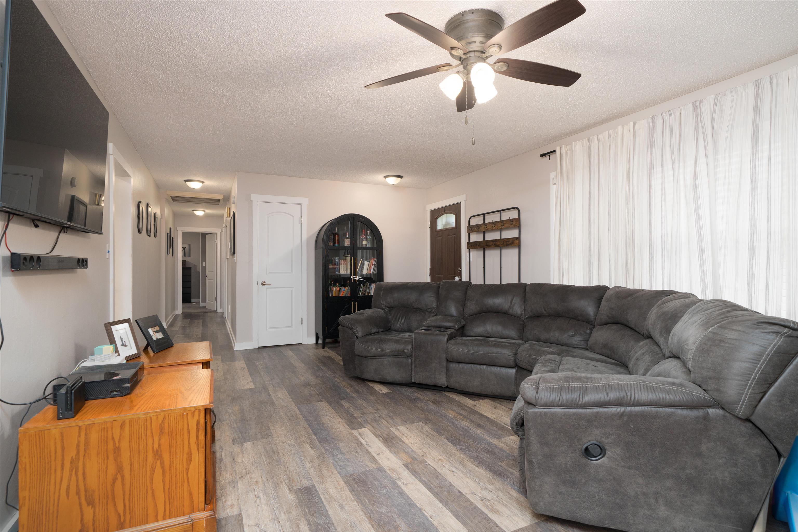 3955 Krystal Lane, Owensboro, Kentucky 42303, 4 Bedrooms Bedrooms, ,2 BathroomsBathrooms,Single Family Residence,For Sale,Krystal Lane,95126
