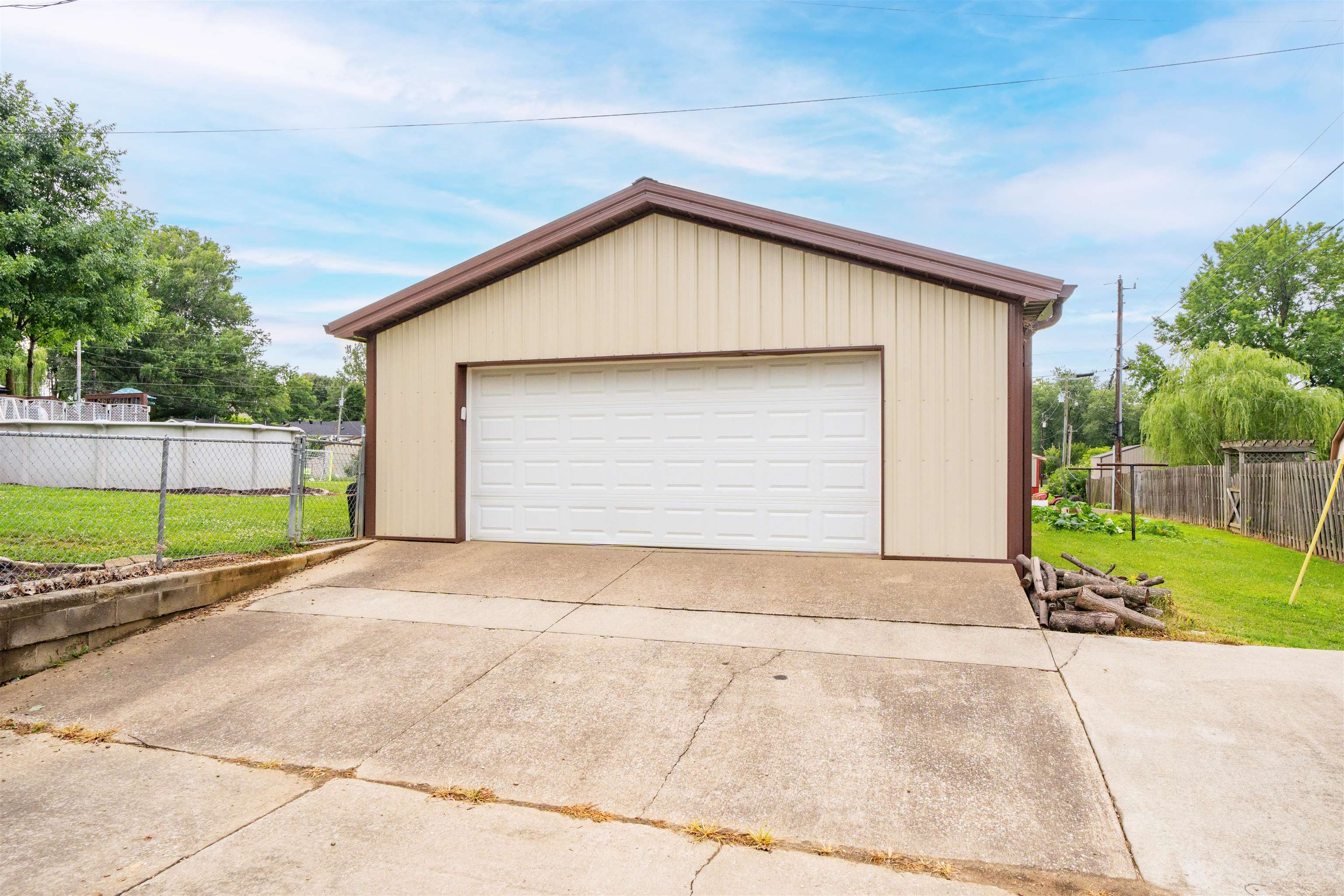 3955 Krystal Lane, Owensboro, Kentucky 42303, 4 Bedrooms Bedrooms, ,2 BathroomsBathrooms,Single Family Residence,For Sale,Krystal Lane,95126