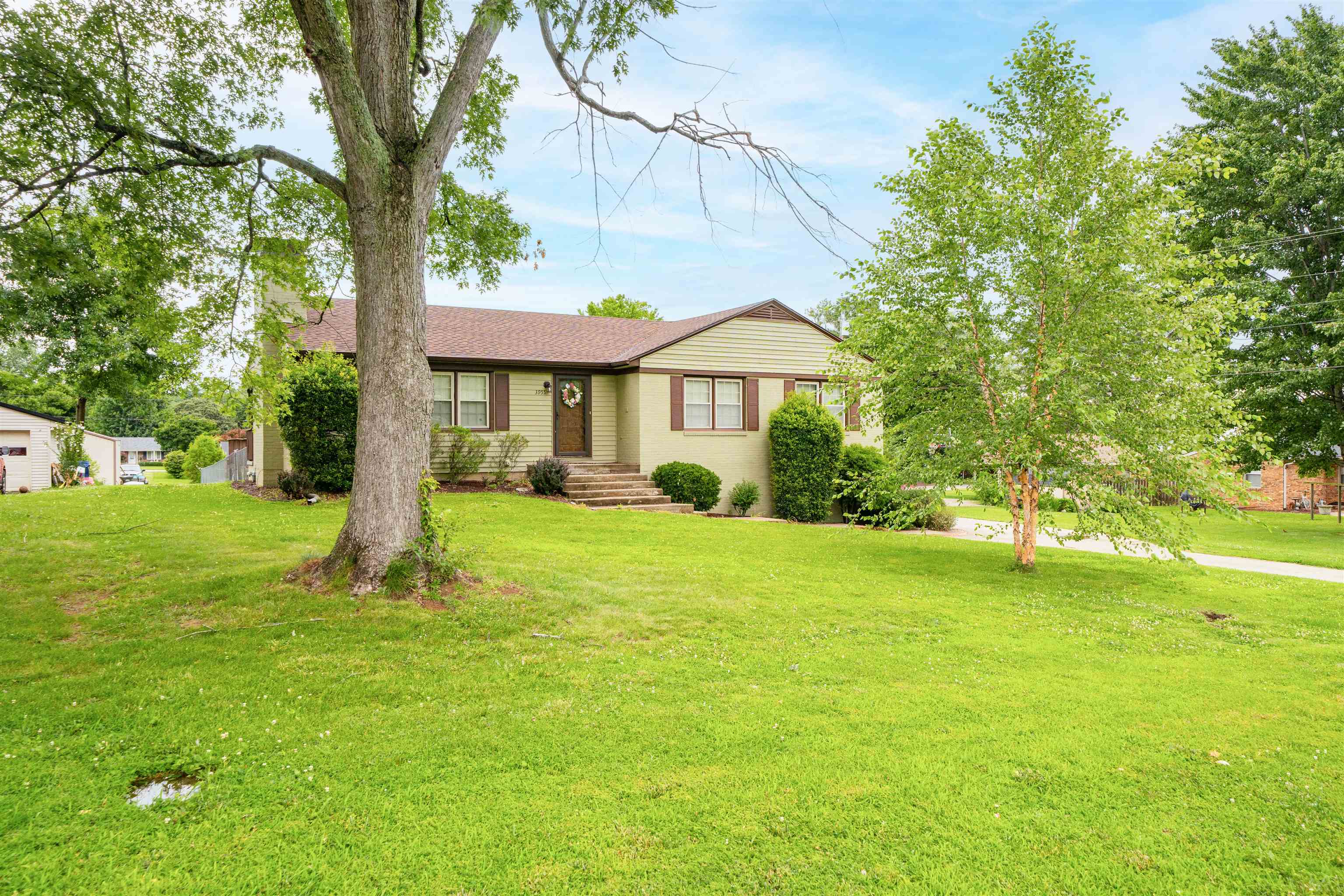 3955 Krystal Lane, Owensboro, Kentucky 42303, 4 Bedrooms Bedrooms, ,2 BathroomsBathrooms,Single Family Residence,For Sale,Krystal Lane,95126