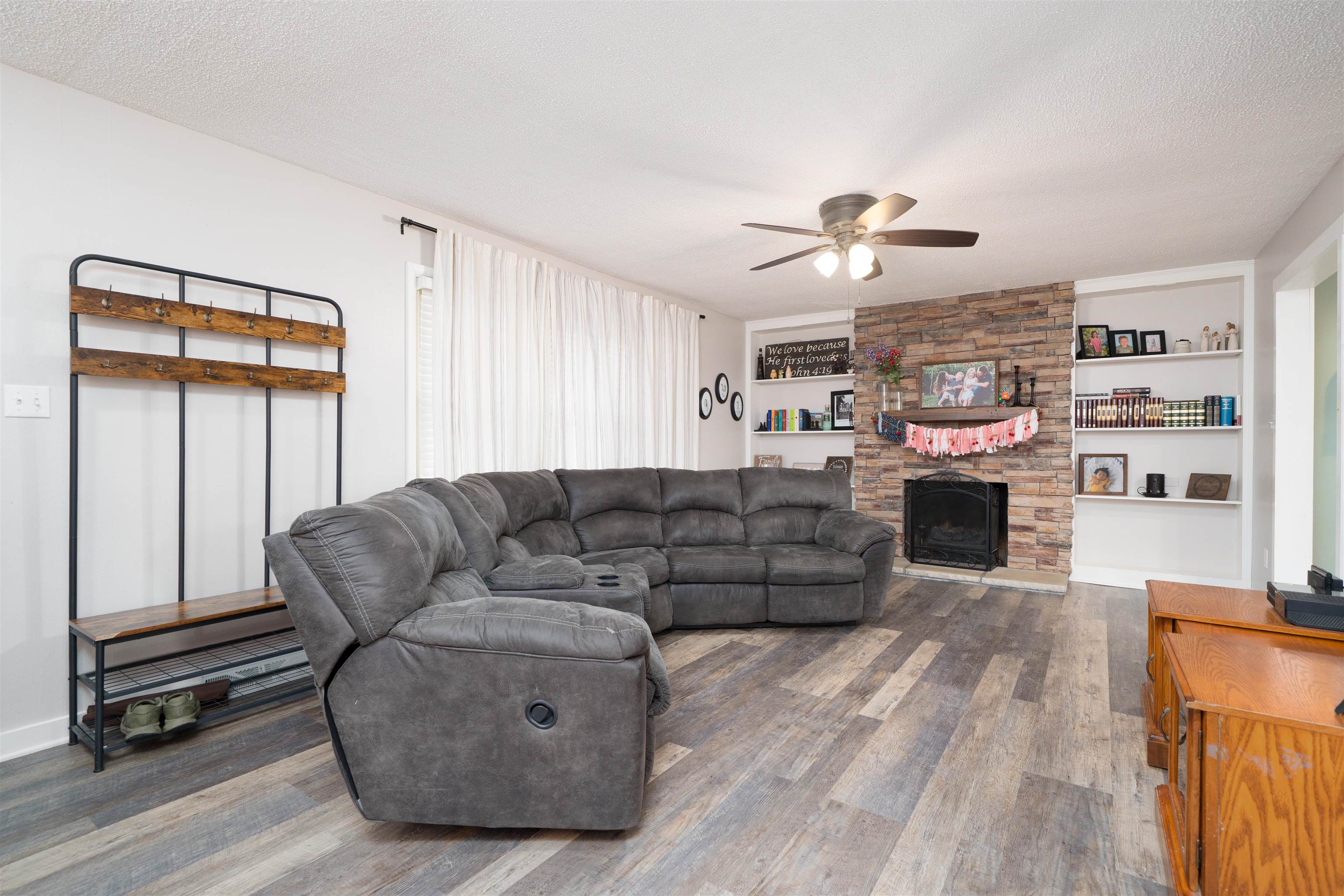 3955 Krystal Lane, Owensboro, Kentucky 42303, 4 Bedrooms Bedrooms, ,2 BathroomsBathrooms,Single Family Residence,For Sale,Krystal Lane,95126