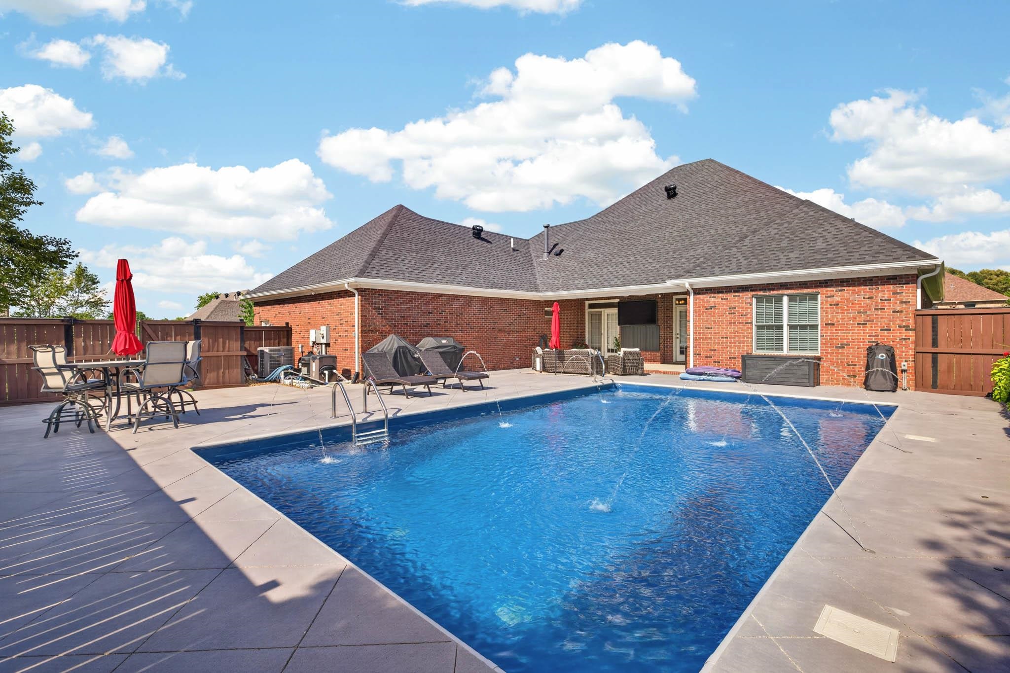 2499 Hillbrooke Pkwy, Owensboro, Kentucky 42303, 3 Bedrooms Bedrooms, ,2 BathroomsBathrooms,Single Family Residence,For Sale,Hillbrooke Pkwy,95161