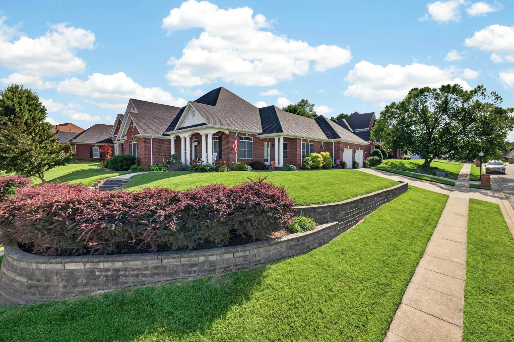 2499 Hillbrooke Pkwy, Owensboro, Kentucky 42303, 3 Bedrooms Bedrooms, ,2 BathroomsBathrooms,Single Family Residence,For Sale,Hillbrooke Pkwy,95161