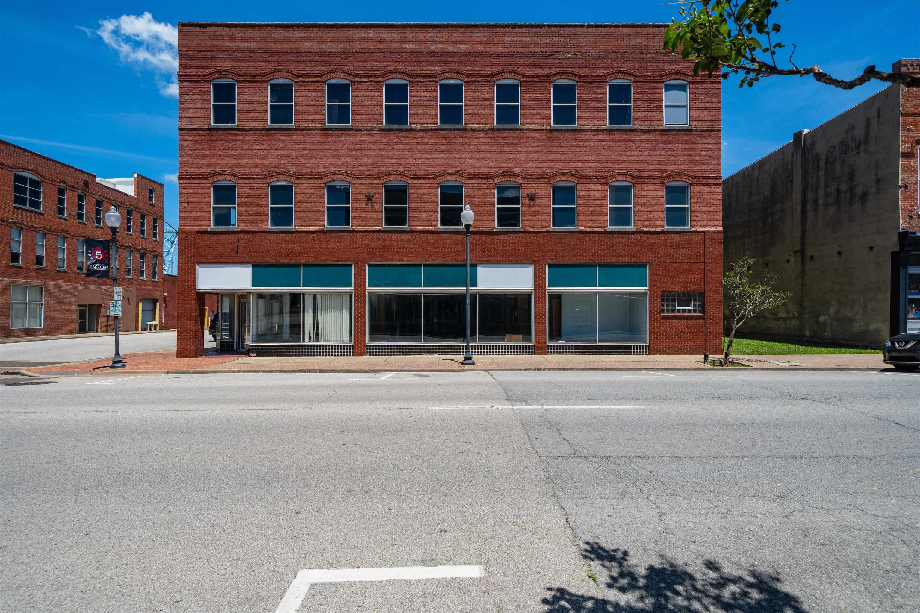 401 2nd Street, Owensboro, Kentucky 42303, ,Industrial,For Sale,2nd Street,95168