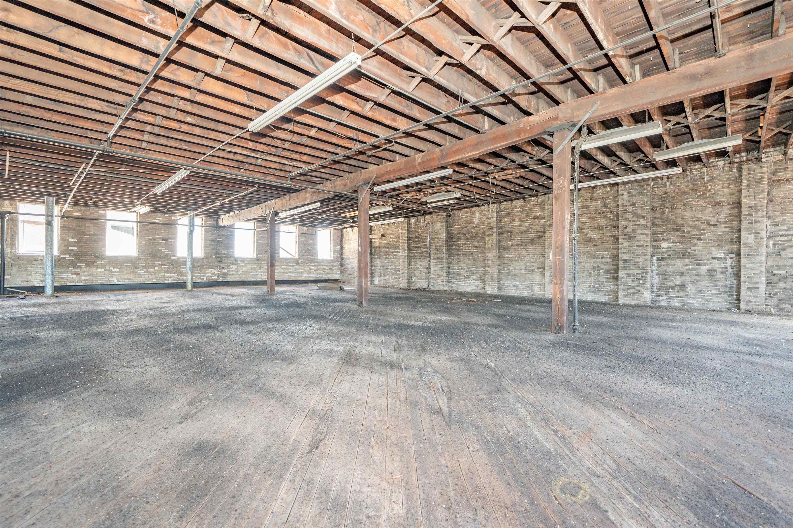 401 2nd Street, Owensboro, Kentucky 42303, ,Industrial,For Sale,2nd Street,95168