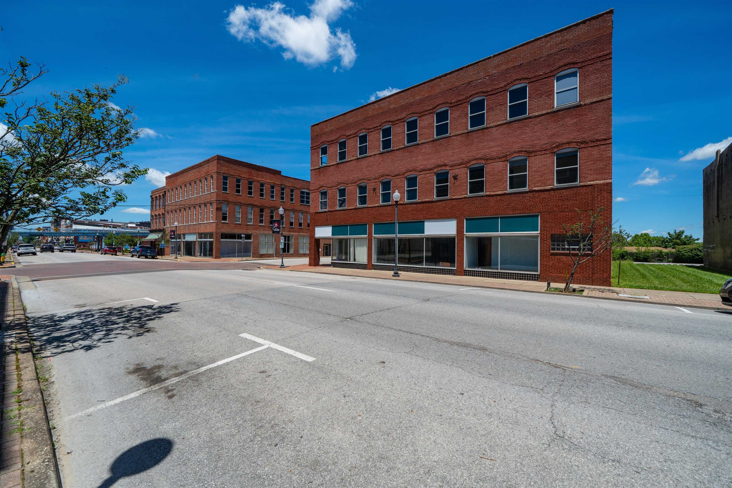 401 2nd Street, Owensboro, Kentucky 42303, ,Industrial,For Sale,2nd Street,95168