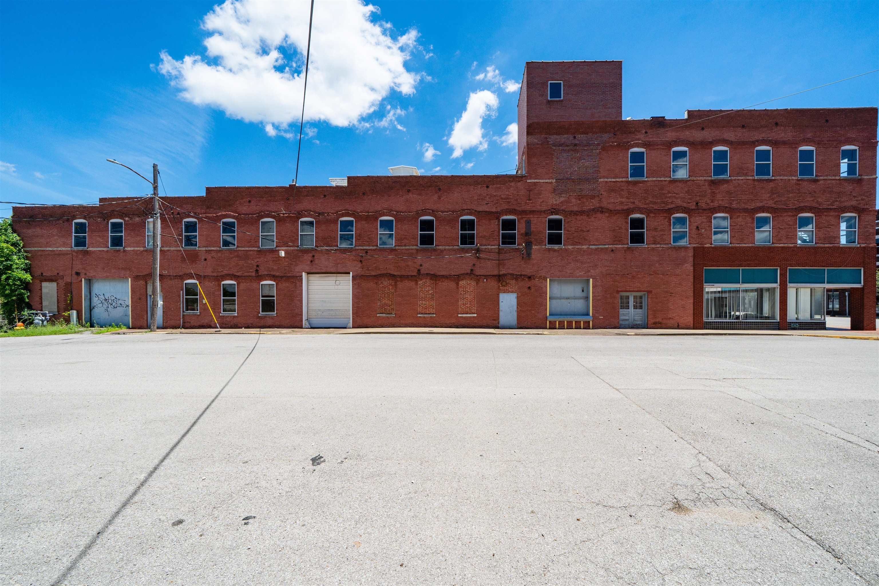 401 2nd Street, Owensboro, Kentucky 42303, ,Industrial,For Sale,2nd Street,95168