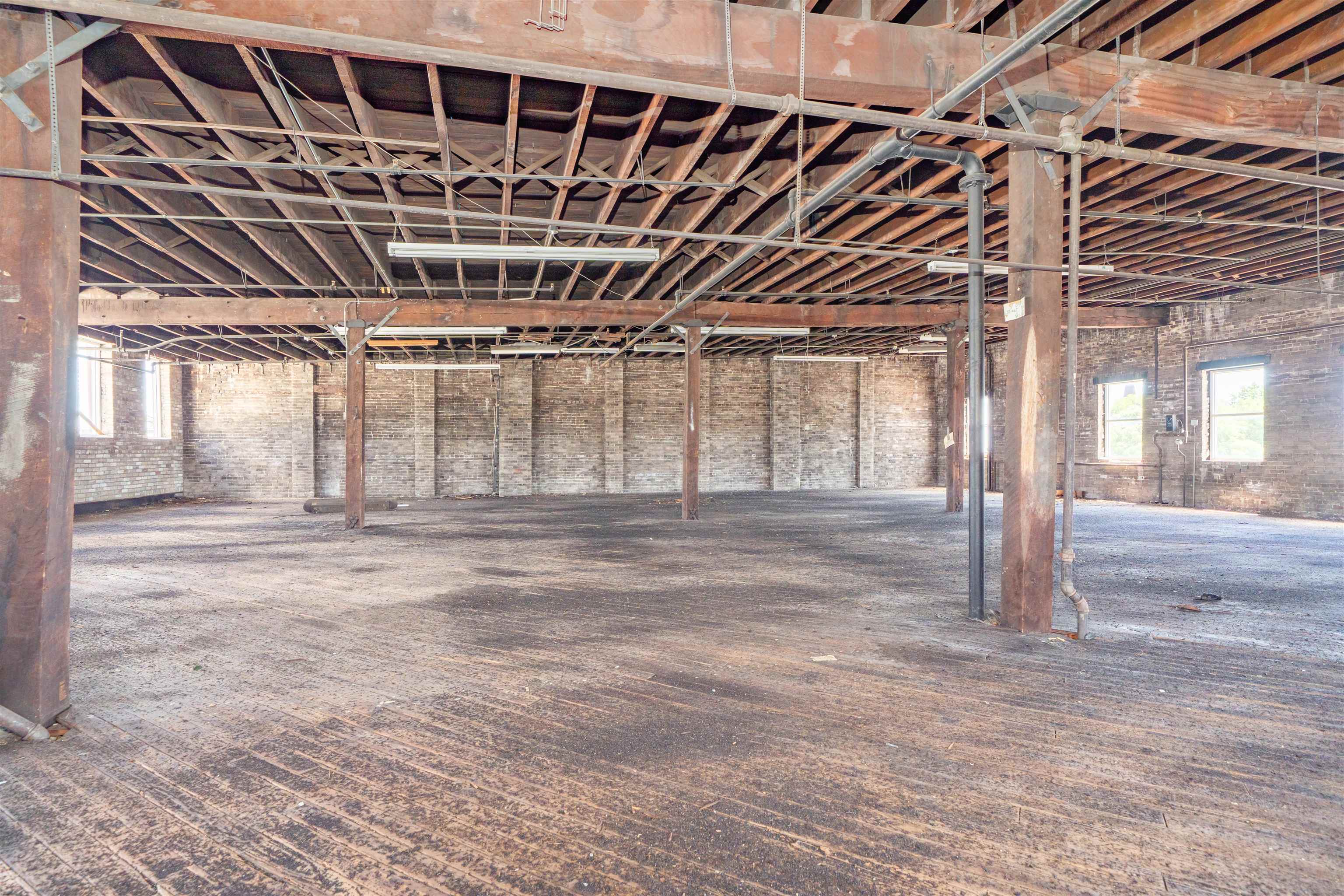 401 2nd Street, Owensboro, Kentucky 42303, ,Industrial,For Sale,2nd Street,95168
