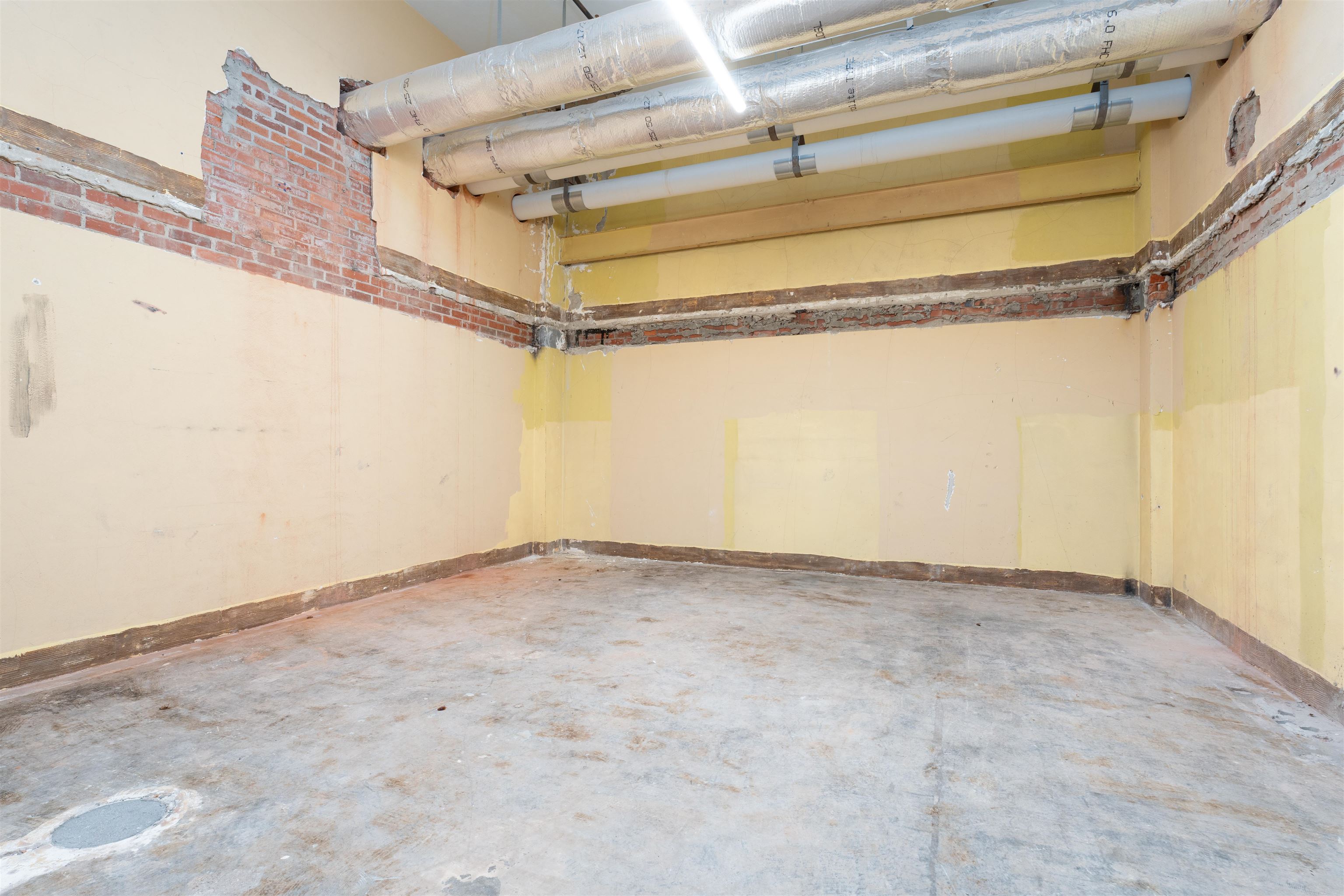 600 Frederica Street, Owensboro, Kentucky 42301, ,Office,For Sale,Frederica Street,95176