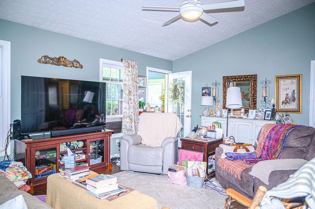 5385 Meadow Run Dr., Owensboro, Kentucky 42301, 3 Bedrooms Bedrooms, ,2 BathroomsBathrooms,Single Family Residence,For Sale,Meadow Run Dr.,95187