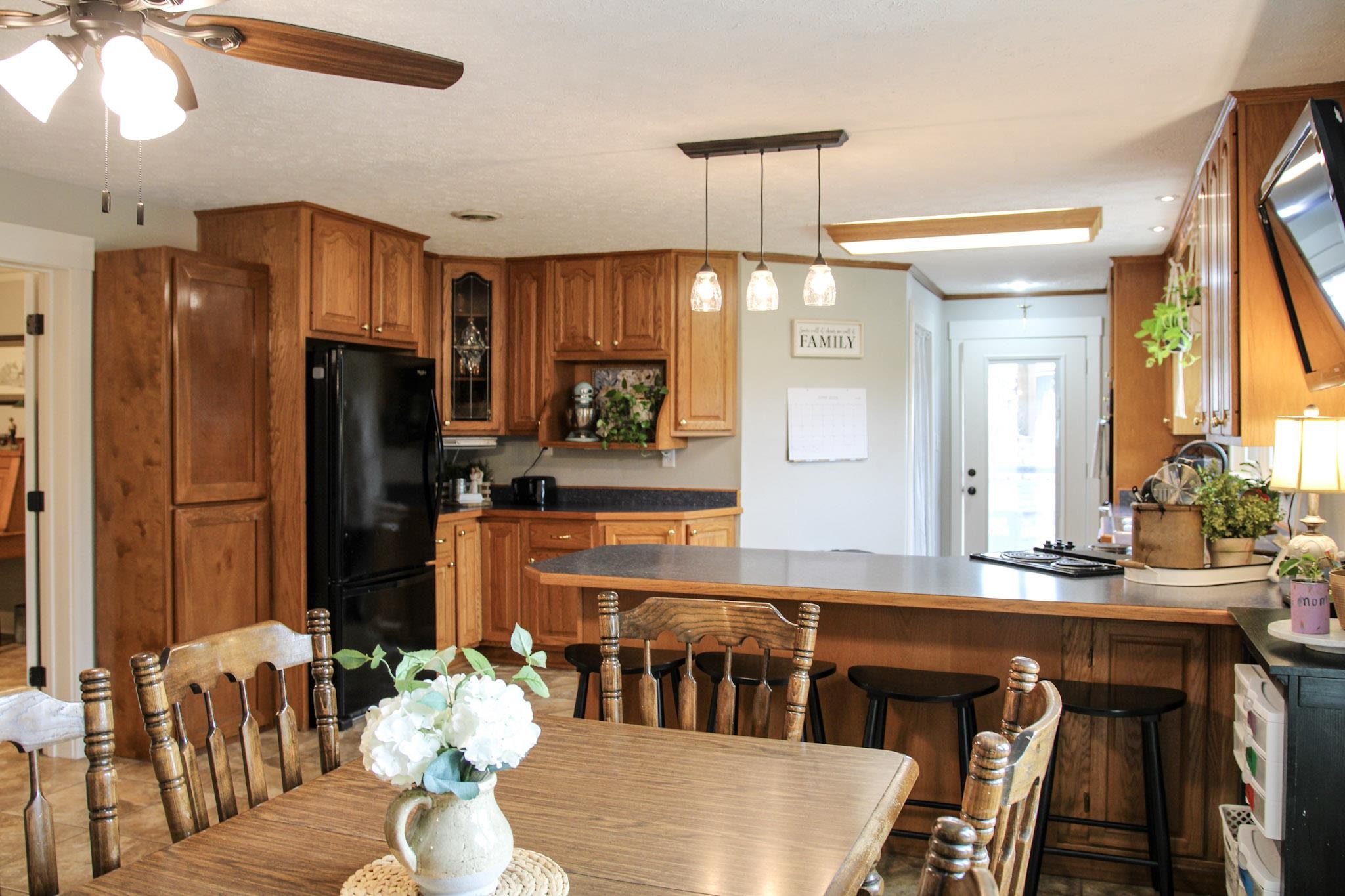 4100 State Rt 56 N, Calhoun, Kentucky 42327, 5 Bedrooms Bedrooms, ,3 BathroomsBathrooms,Single Family Residence,For Sale,State Rt 56 N,95197
