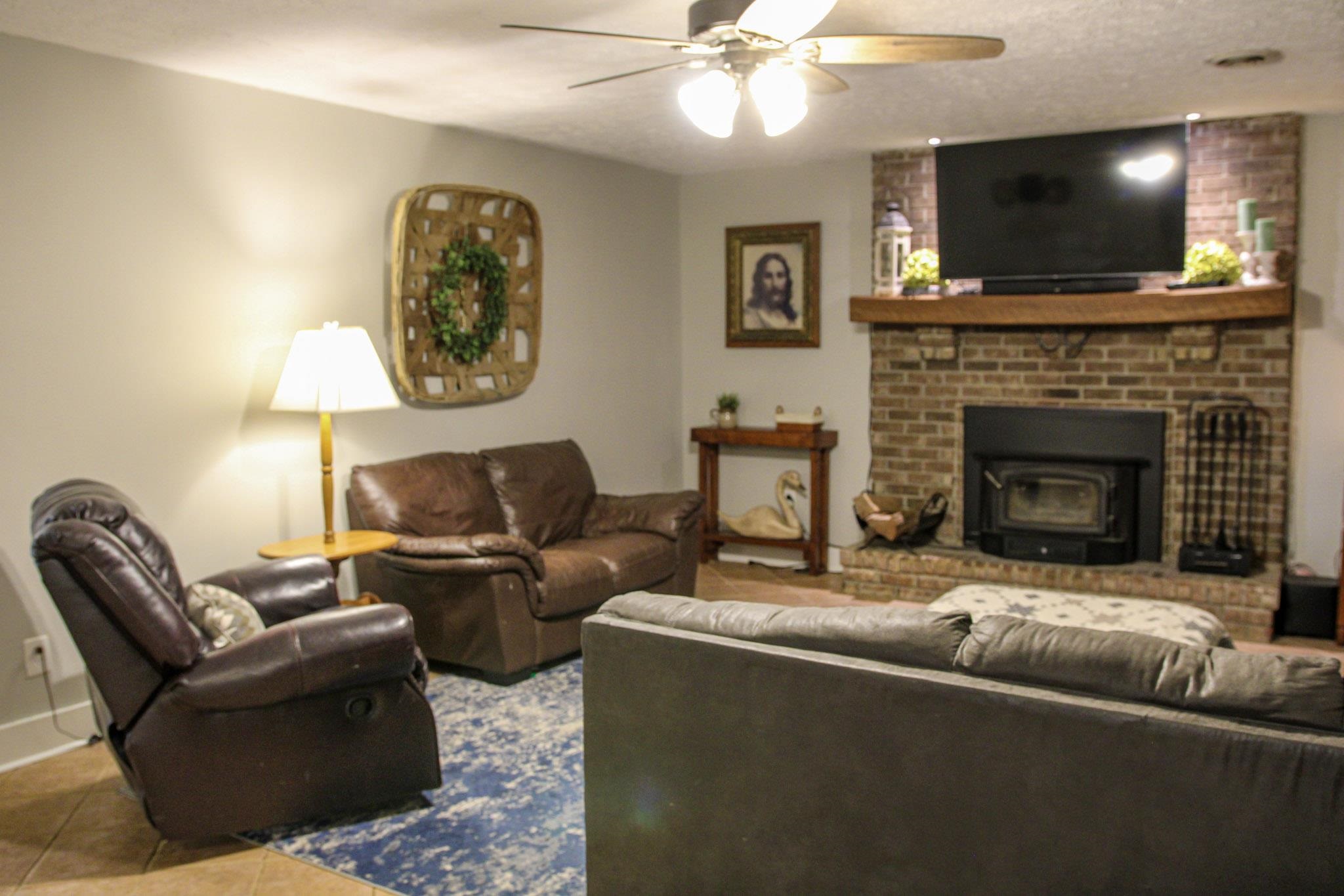 4100 State Rt 56 N, Calhoun, Kentucky 42327, 5 Bedrooms Bedrooms, ,3 BathroomsBathrooms,Single Family Residence,For Sale,State Rt 56 N,95197