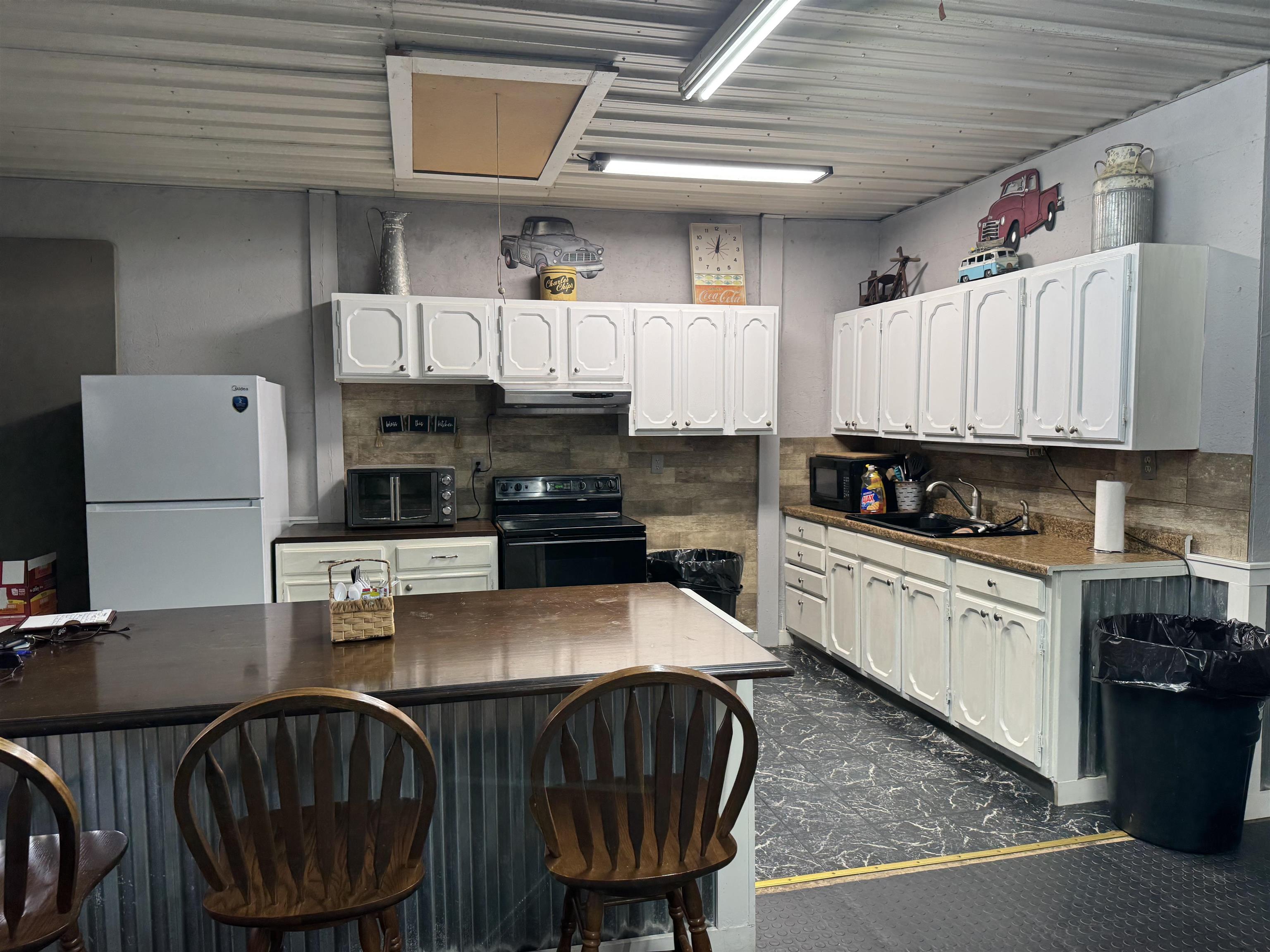 8700 Hwy 56, Owensboro, Kentucky 42303, 3 Bedrooms Bedrooms, ,2 BathroomsBathrooms,Single Family Residence,For Sale,Hwy 56,95225
