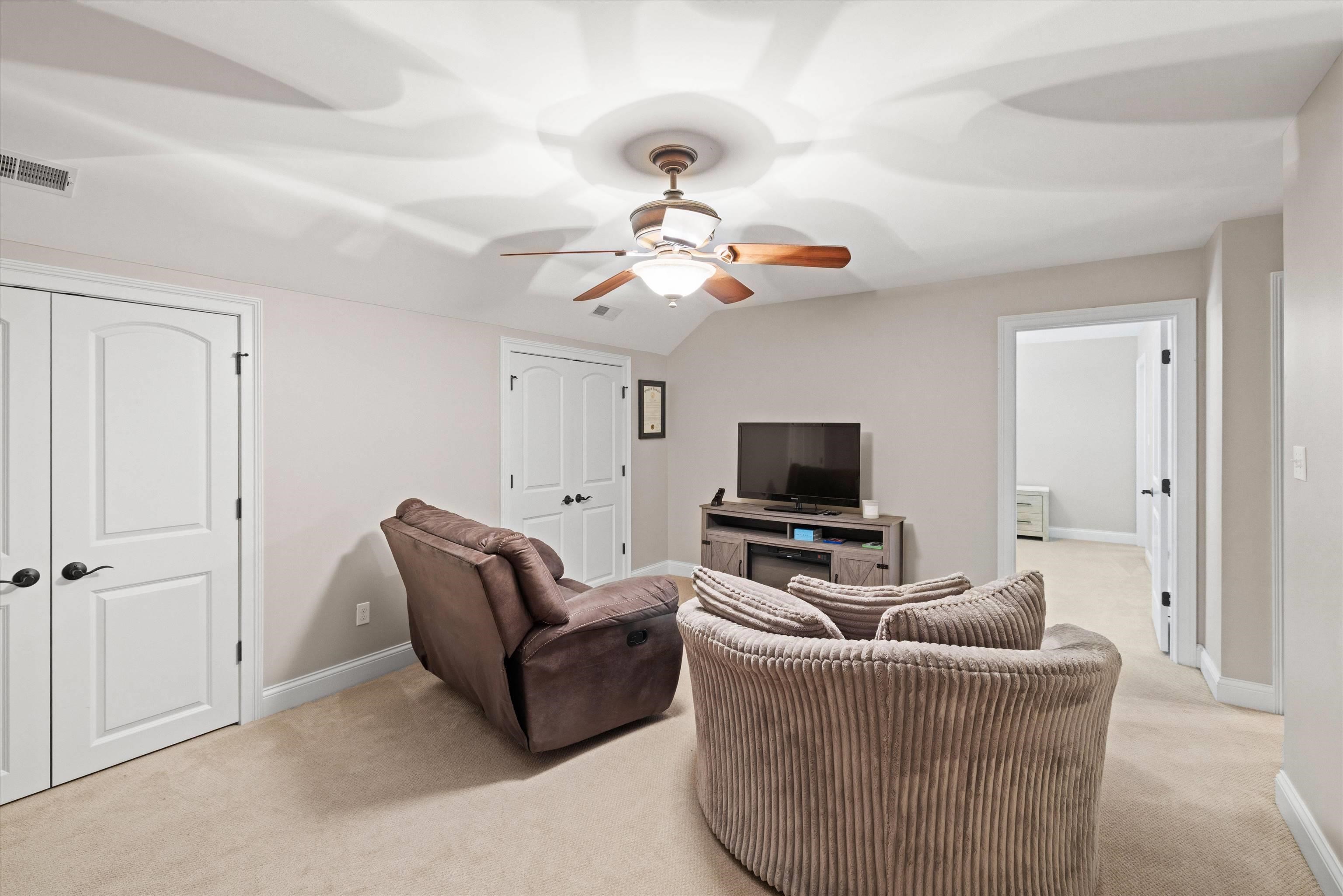 3130 Forest Edge Cove, Owensboro, Kentucky 42303, 4 Bedrooms Bedrooms, ,3 BathroomsBathrooms,Single Family Residence,For Sale,Forest Edge Cove,95260