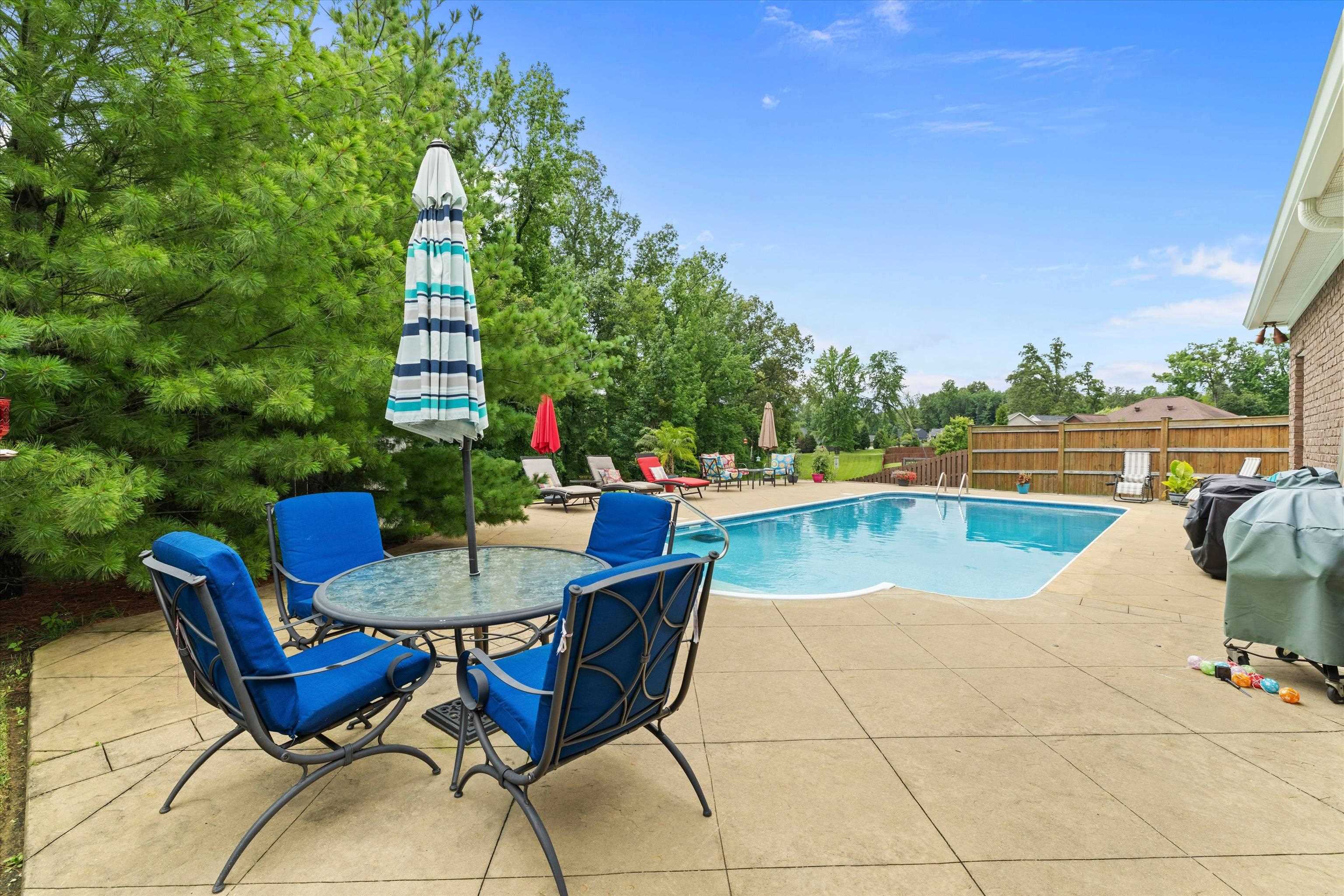 3130 Forest Edge Cove, Owensboro, Kentucky 42303, 4 Bedrooms Bedrooms, ,3 BathroomsBathrooms,Single Family Residence,For Sale,Forest Edge Cove,95260