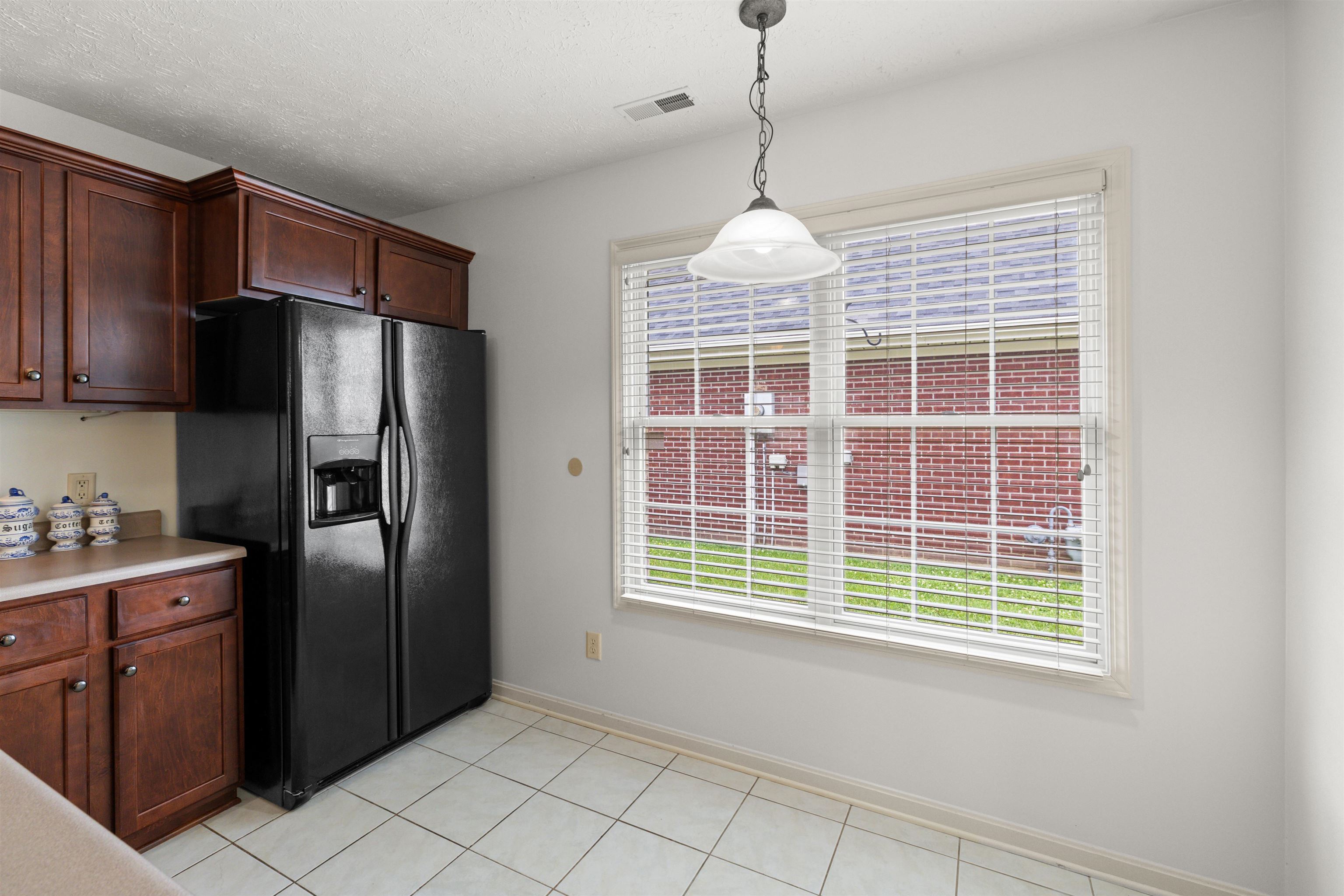 2900 Paddock Place, Owensboro, Kentucky 42301, 2 Bedrooms Bedrooms, ,2 BathroomsBathrooms,Single Family Residence,For Sale,Paddock Place,95265