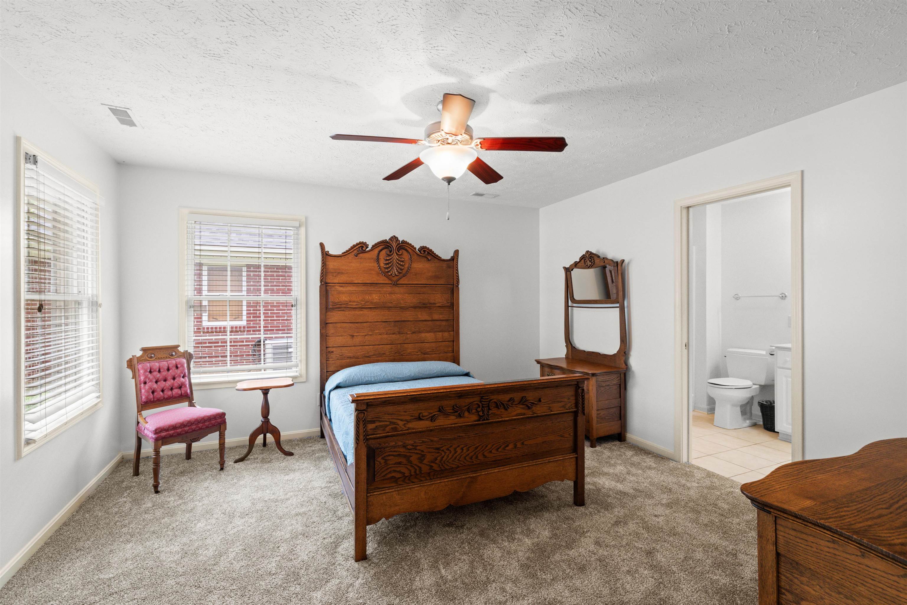 2900 Paddock Place, Owensboro, Kentucky 42301, 2 Bedrooms Bedrooms, ,2 BathroomsBathrooms,Single Family Residence,For Sale,Paddock Place,95265