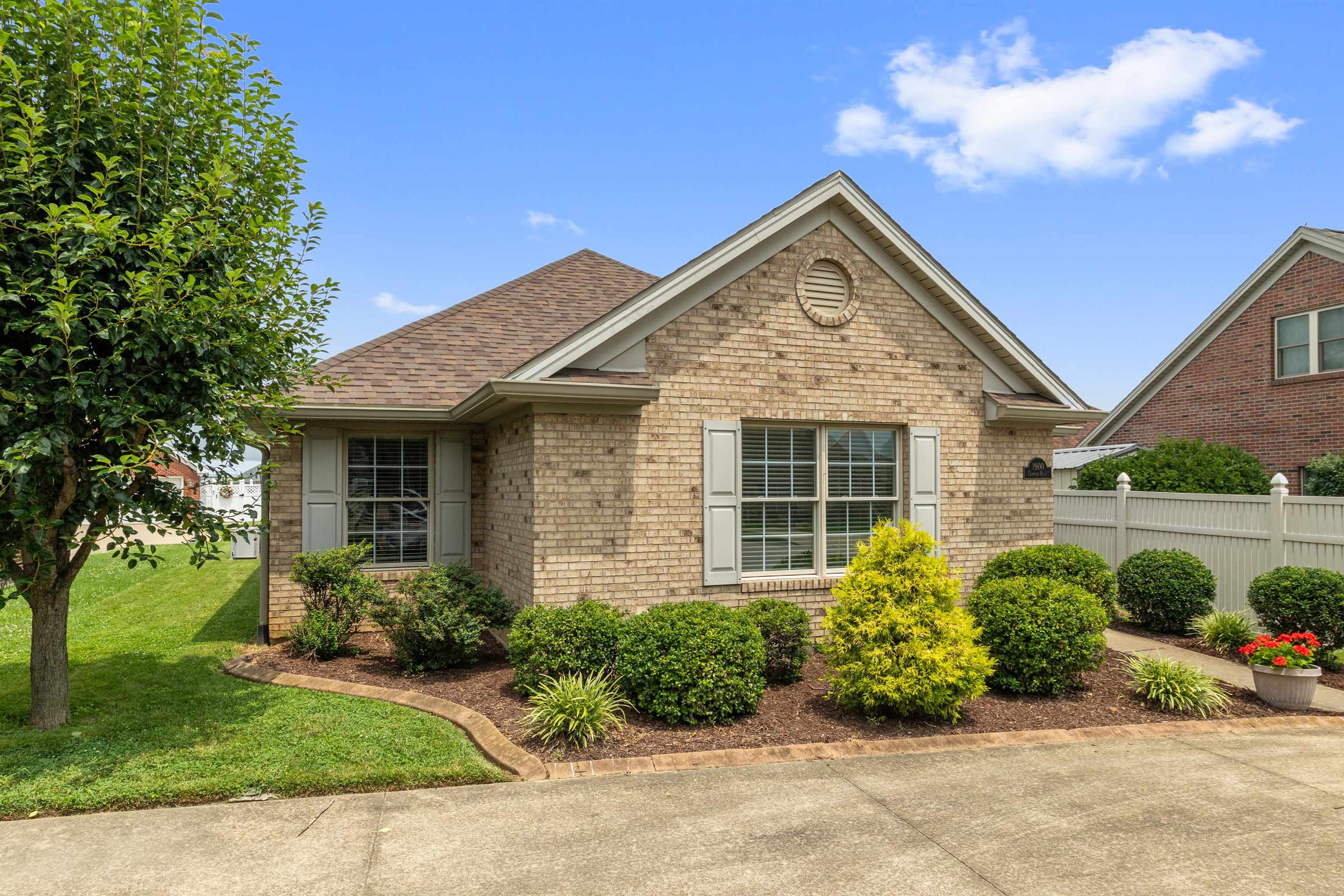 2900 Paddock Place, Owensboro, Kentucky 42301, 2 Bedrooms Bedrooms, ,2 BathroomsBathrooms,Single Family Residence,For Sale,Paddock Place,95265