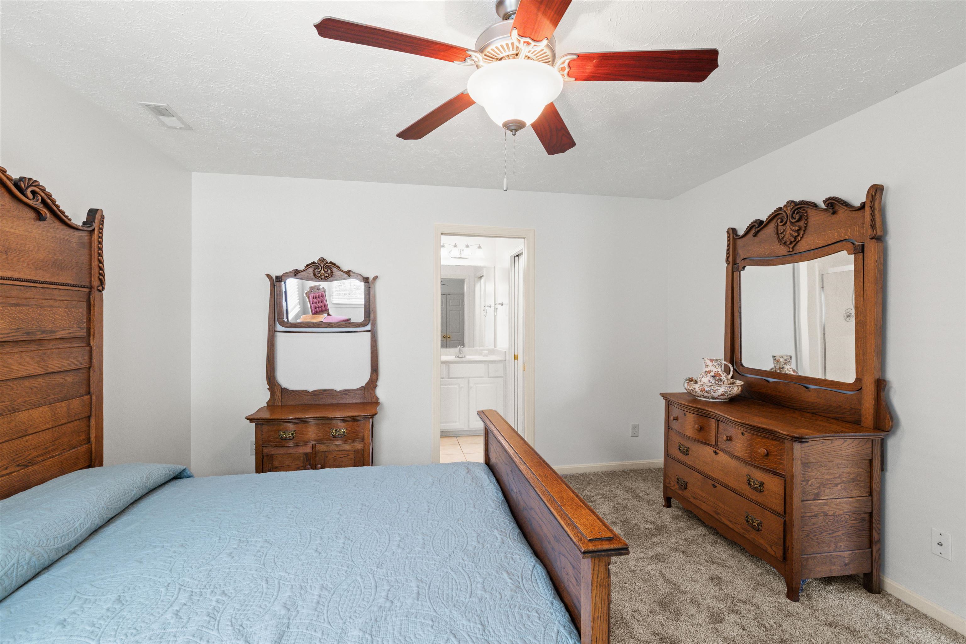 2900 Paddock Place, Owensboro, Kentucky 42301, 2 Bedrooms Bedrooms, ,2 BathroomsBathrooms,Single Family Residence,For Sale,Paddock Place,95265