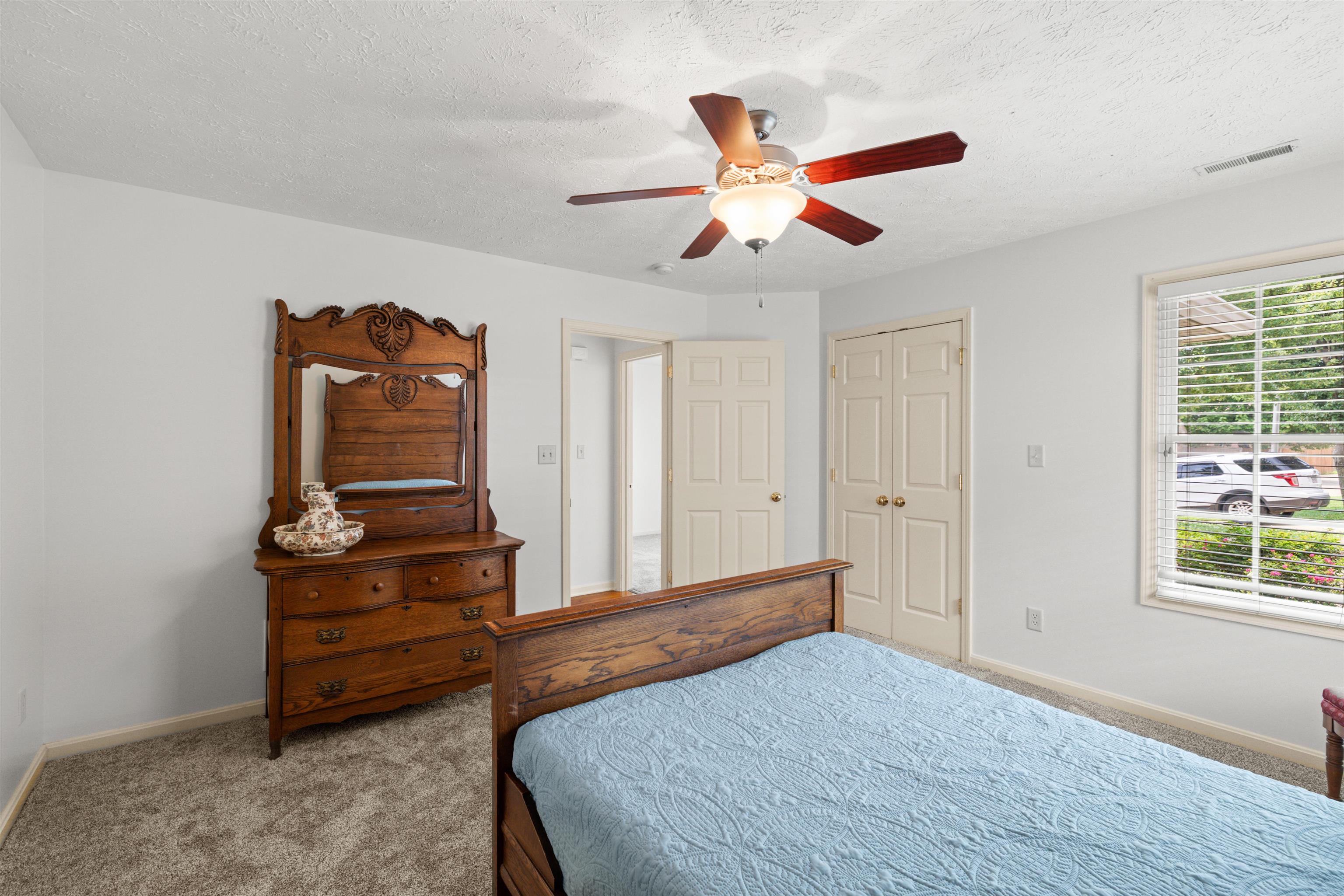 2900 Paddock Place, Owensboro, Kentucky 42301, 2 Bedrooms Bedrooms, ,2 BathroomsBathrooms,Single Family Residence,For Sale,Paddock Place,95265