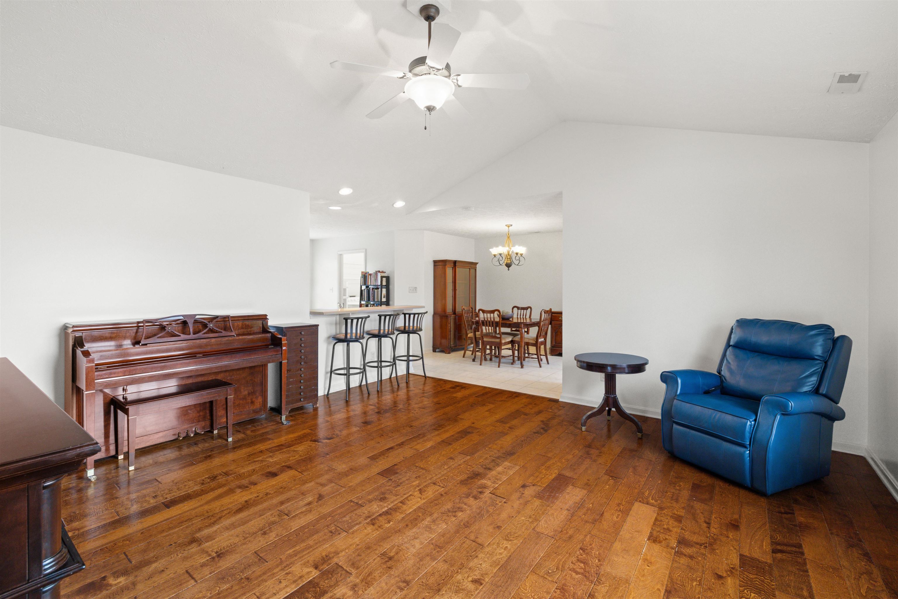 2900 Paddock Place, Owensboro, Kentucky 42301, 2 Bedrooms Bedrooms, ,2 BathroomsBathrooms,Single Family Residence,For Sale,Paddock Place,95265