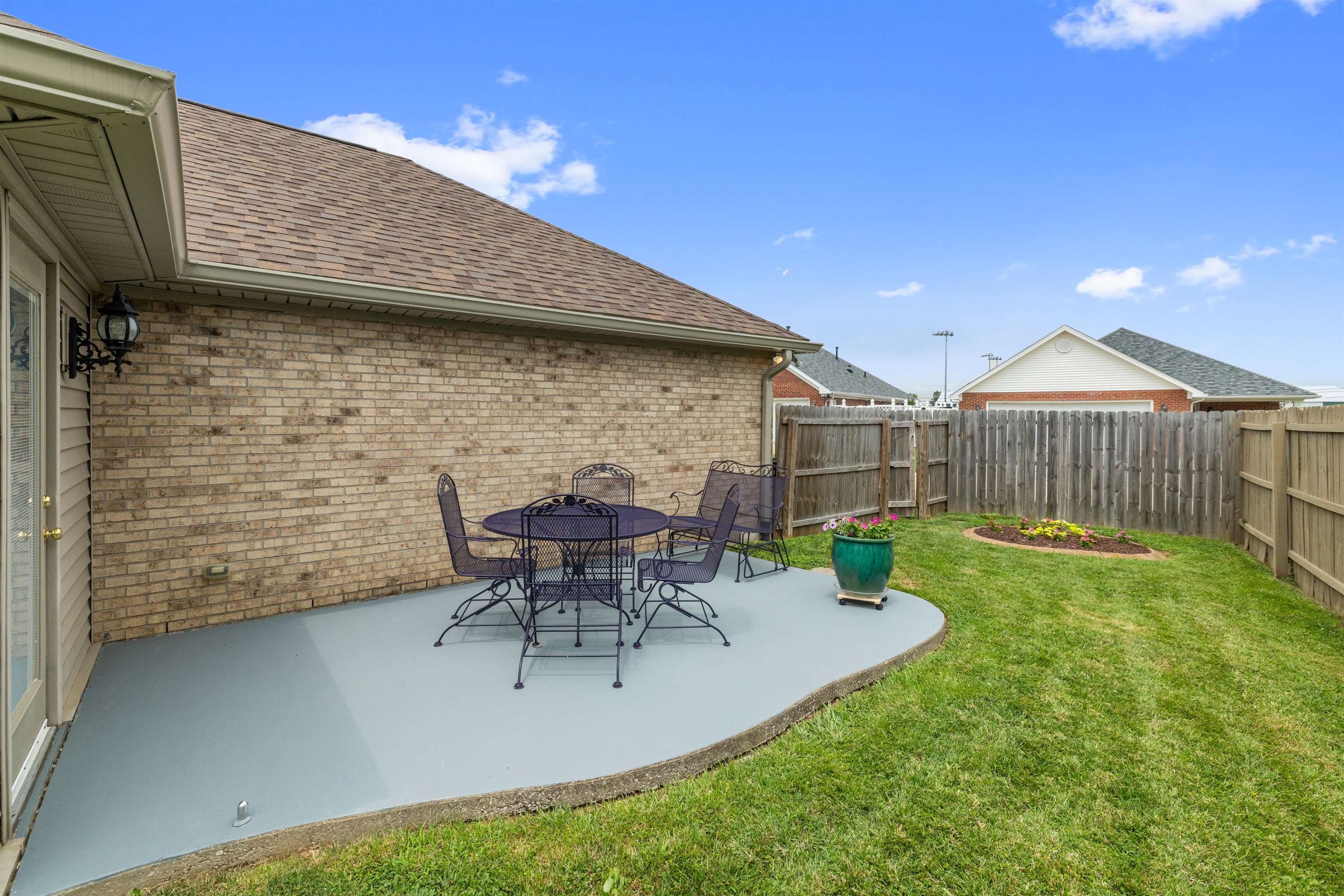 2900 Paddock Place, Owensboro, Kentucky 42301, 2 Bedrooms Bedrooms, ,2 BathroomsBathrooms,Single Family Residence,For Sale,Paddock Place,95265