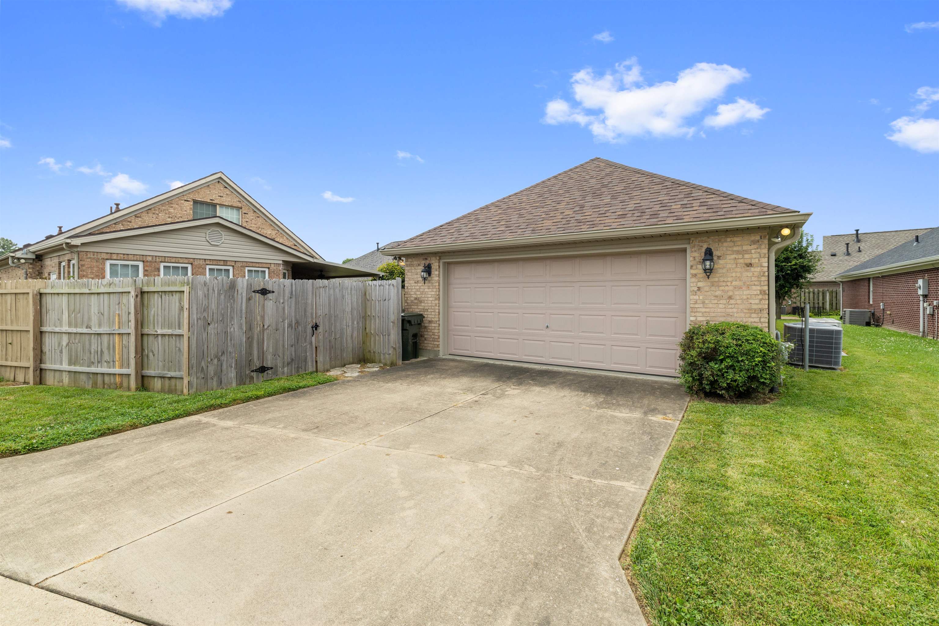 2900 Paddock Place, Owensboro, Kentucky 42301, 2 Bedrooms Bedrooms, ,2 BathroomsBathrooms,Single Family Residence,For Sale,Paddock Place,95265