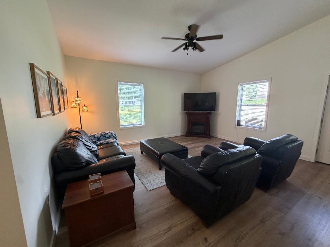 415 Indian Ridge Road, Falls of Rough, Kentucky 40119, 3 Bedrooms Bedrooms, ,1 BathroomBathrooms,Single Family Residence,For Sale,Indian Ridge Road,95275