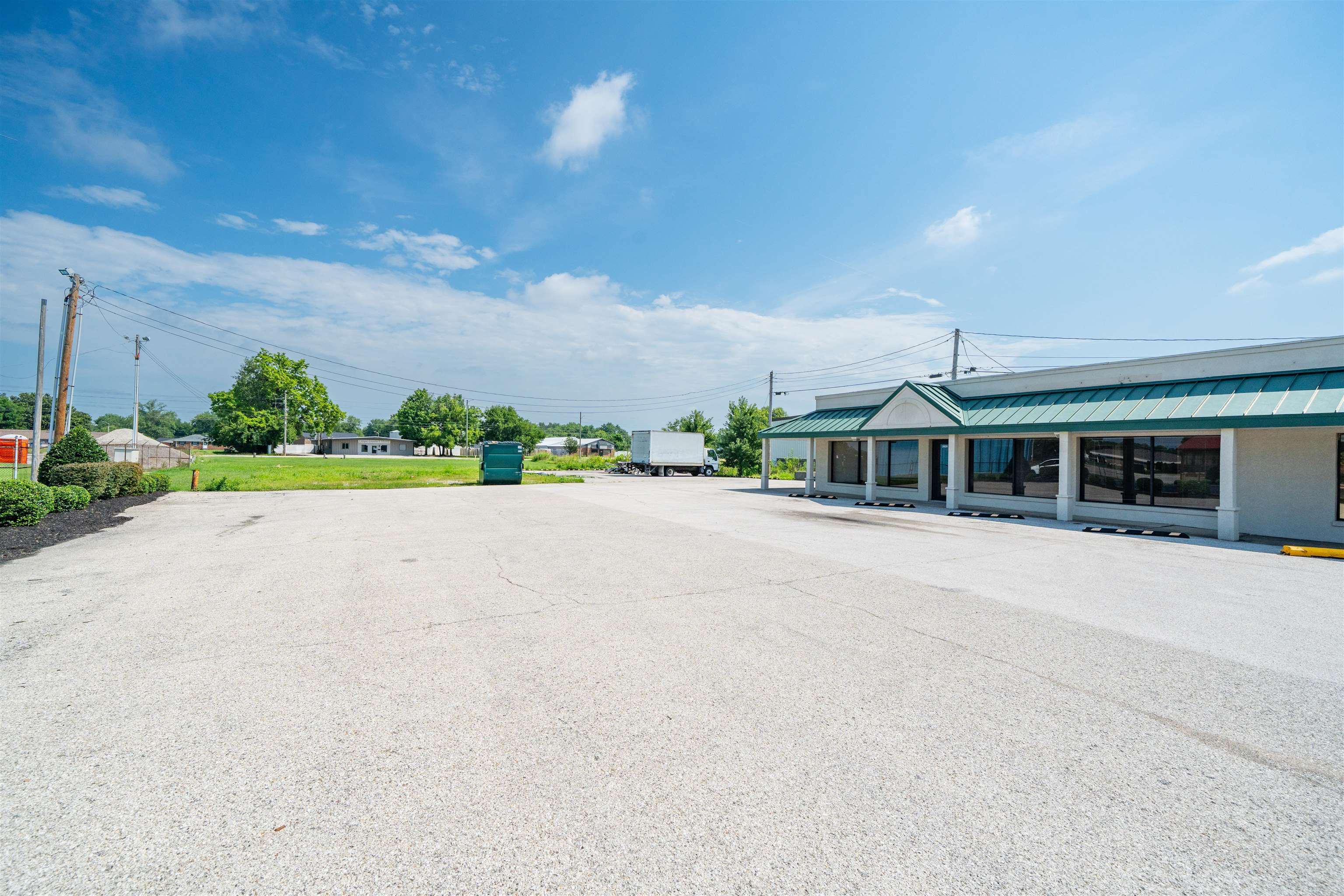 2429 Parrish Avenue, Owensboro, Kentucky 42301, ,Office,For Sale,Parrish Avenue,95279