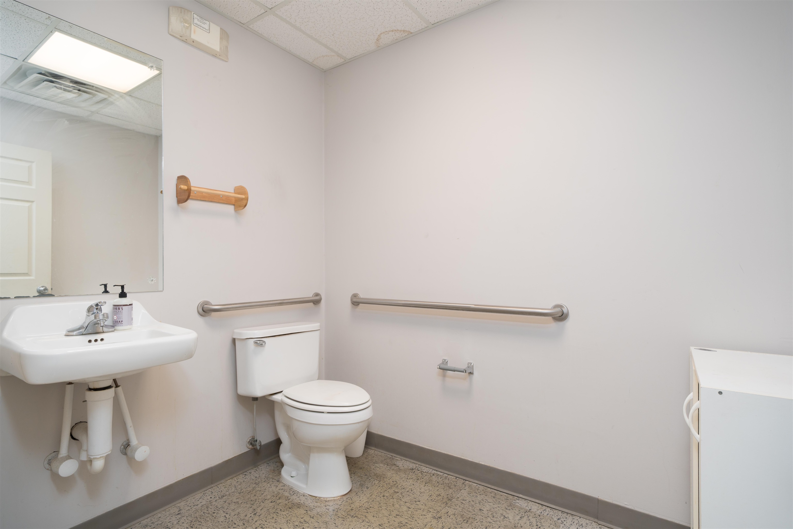 2429 Parrish Avenue, Owensboro, Kentucky 42301, ,Office,For Sale,Parrish Avenue,95279