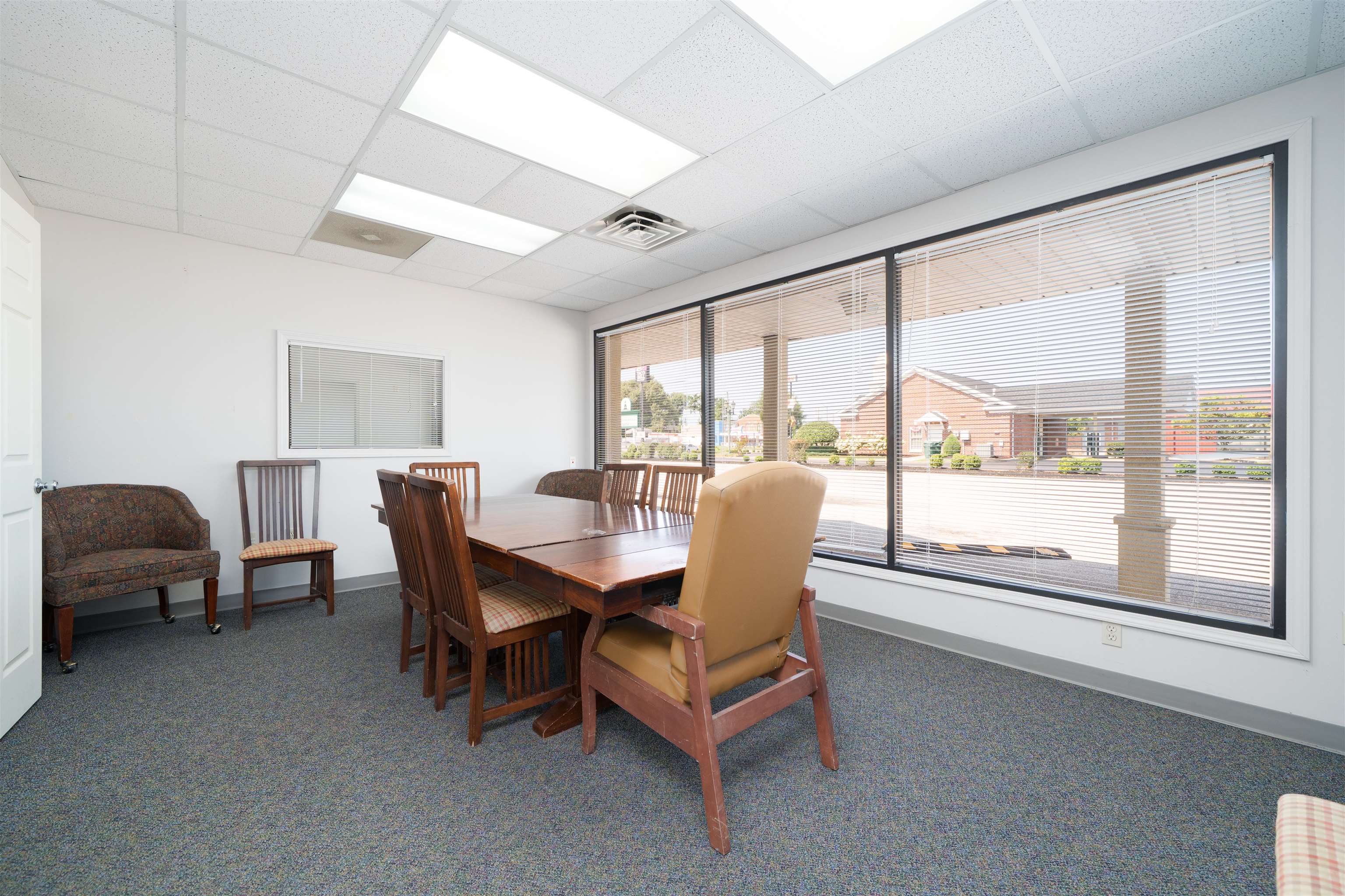 2429 Parrish Avenue, Owensboro, Kentucky 42301, ,Office,For Sale,Parrish Avenue,95279