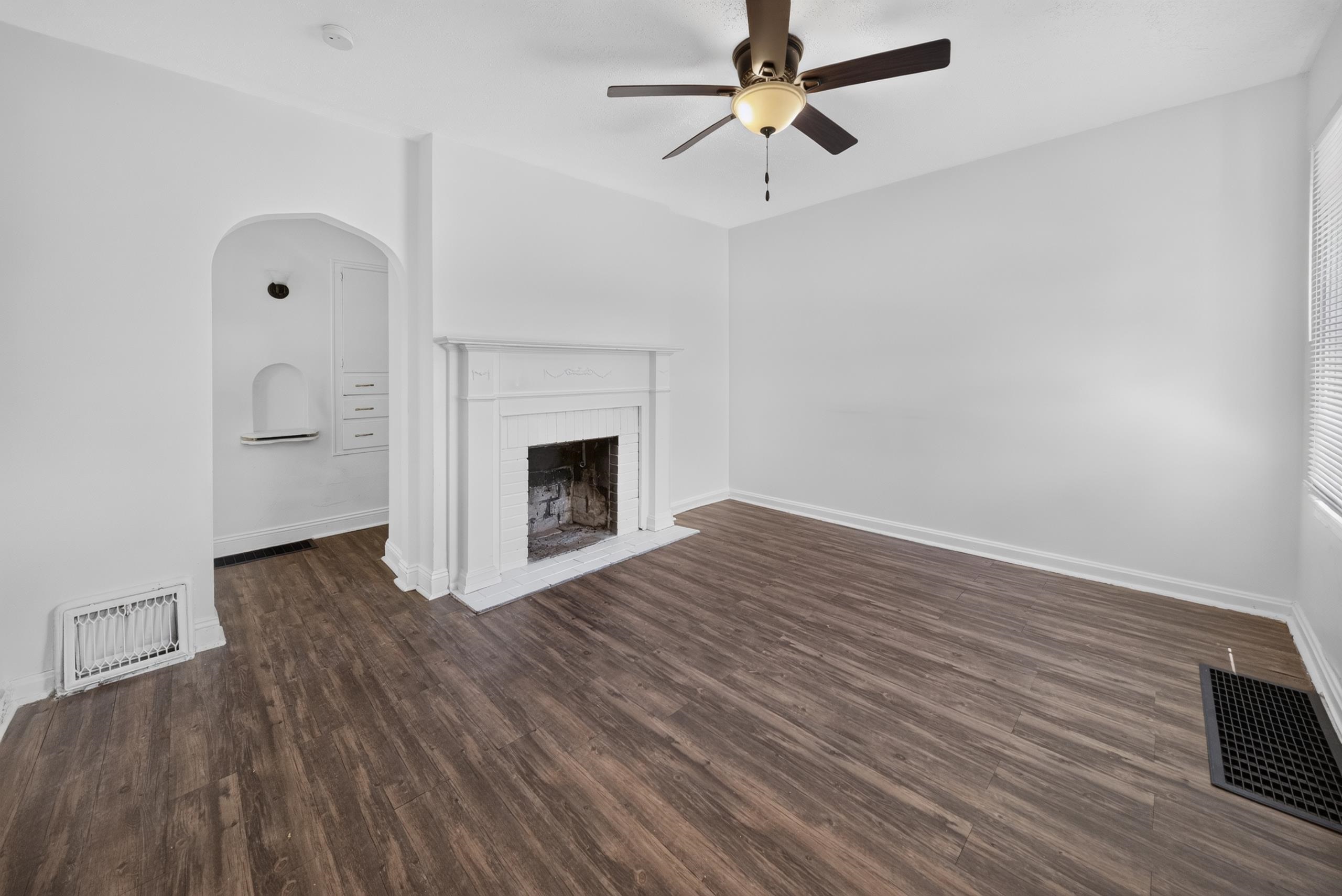 2554 Riverside Dr, Evansville, Indiana 47714, 3 Bedrooms Bedrooms, ,1 BathroomBathrooms,Single Family Residence,For Sale,Riverside Dr,95305